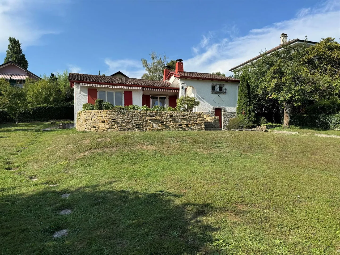 Villa 4 camere - Foto 1 di 13