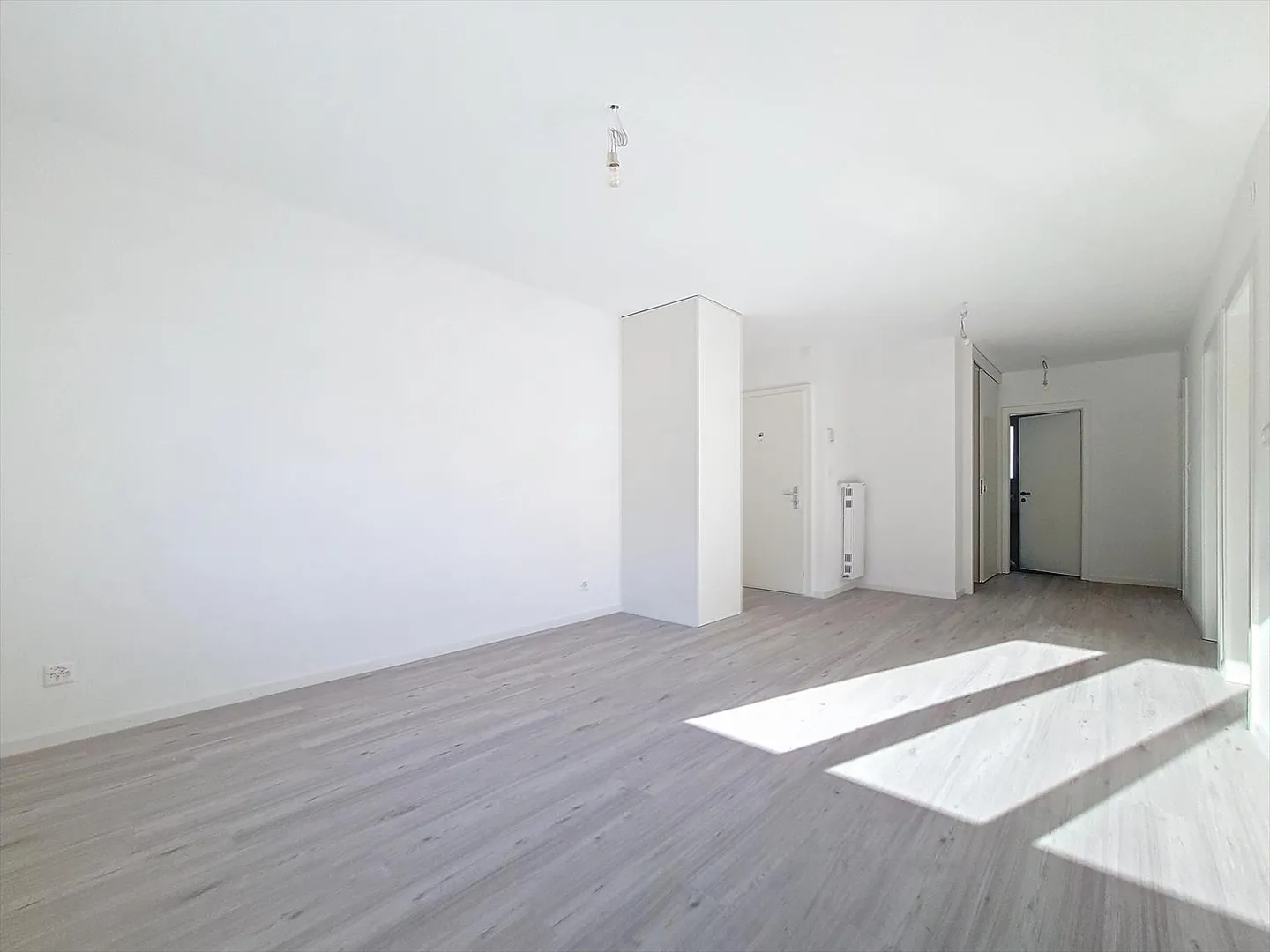 3.5 Room Apartment - Photo 3 of 19