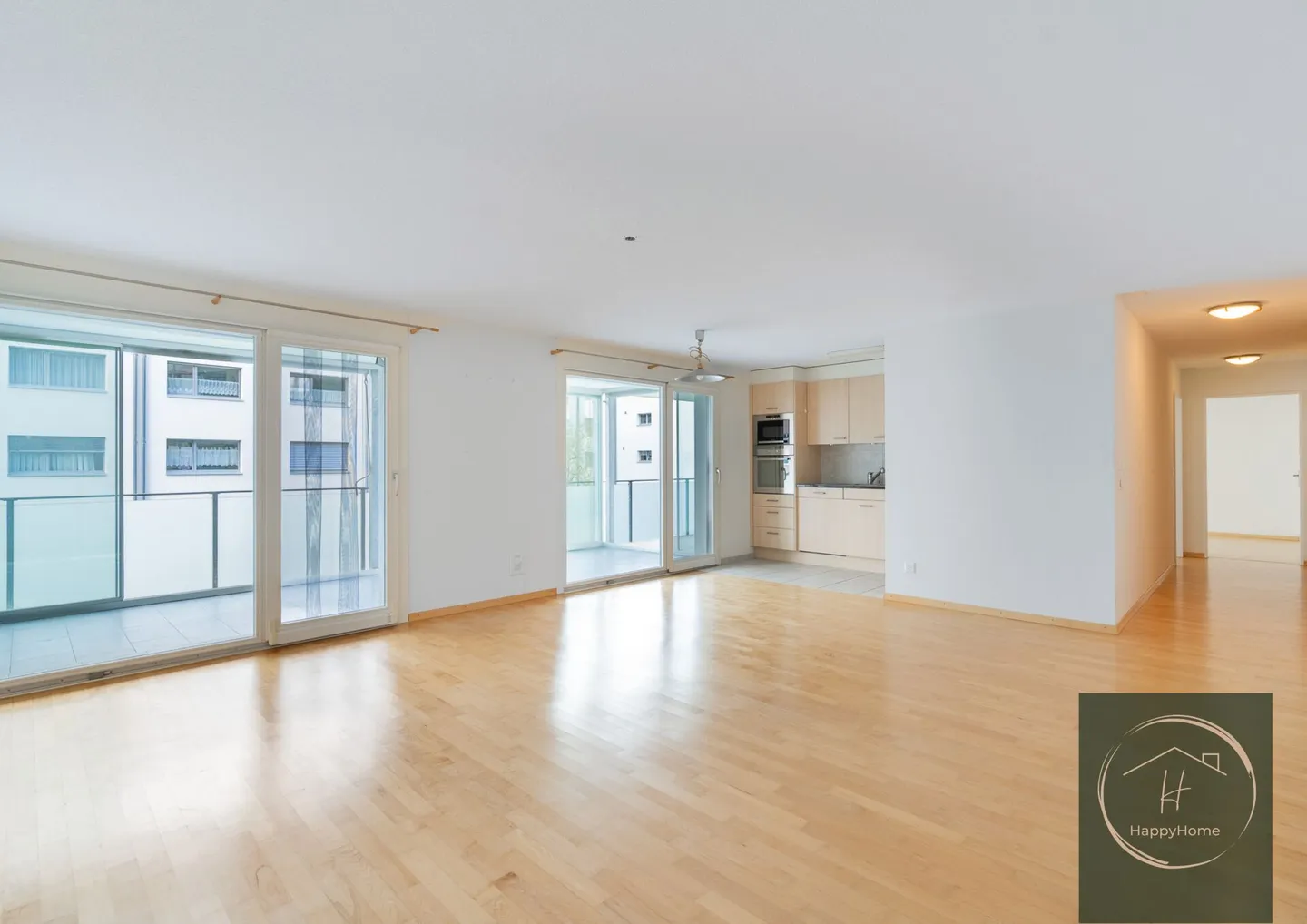 Central and sunny 3-room condominium on the 1st floor with 39m2 balcony - Photo 12 of 16