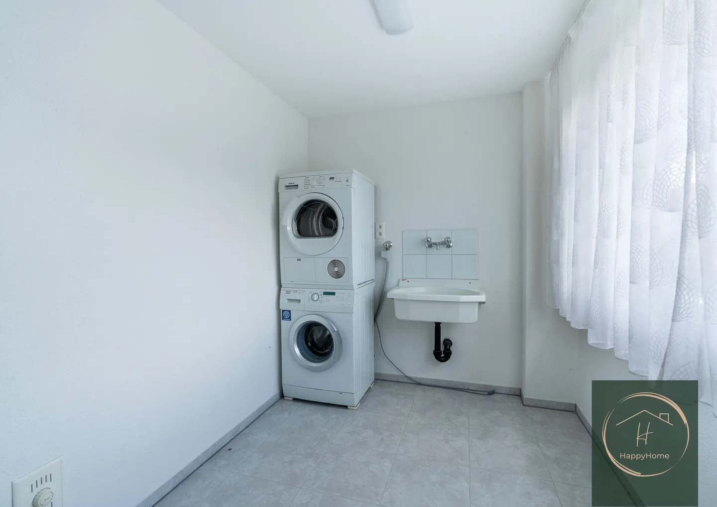 Central and sunny 3-room condominium on the 1st floor with 39m2 balcony - Photo 13 of 16