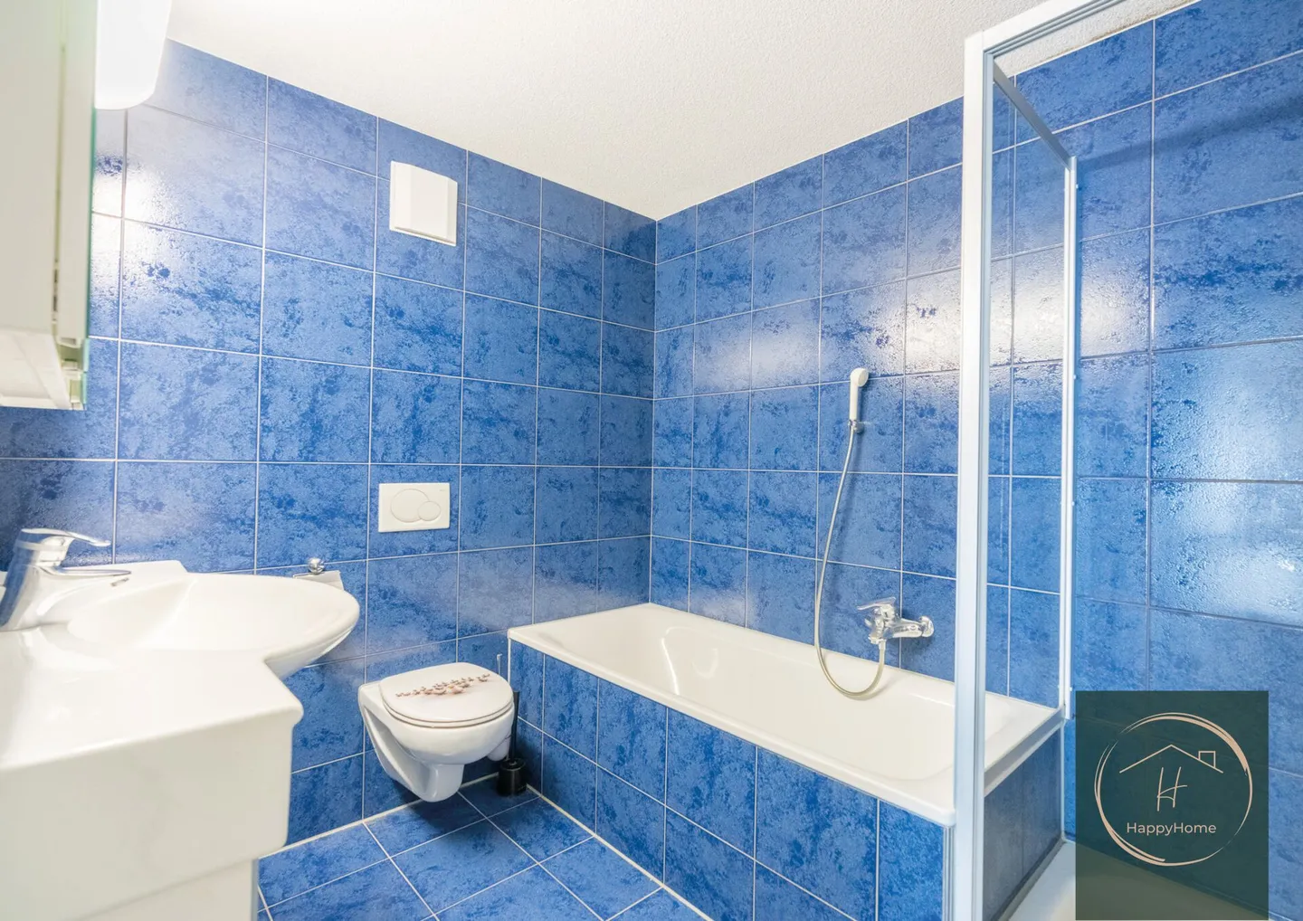 Central and sunny 3-room condominium on the 1st floor with 39m2 balcony - Photo 14 of 16