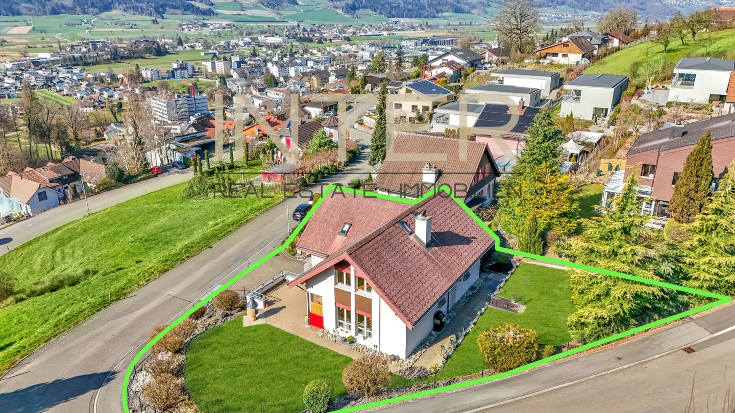 Ampia casa unifamiliare con vista da sogno - Foto 1 di 21