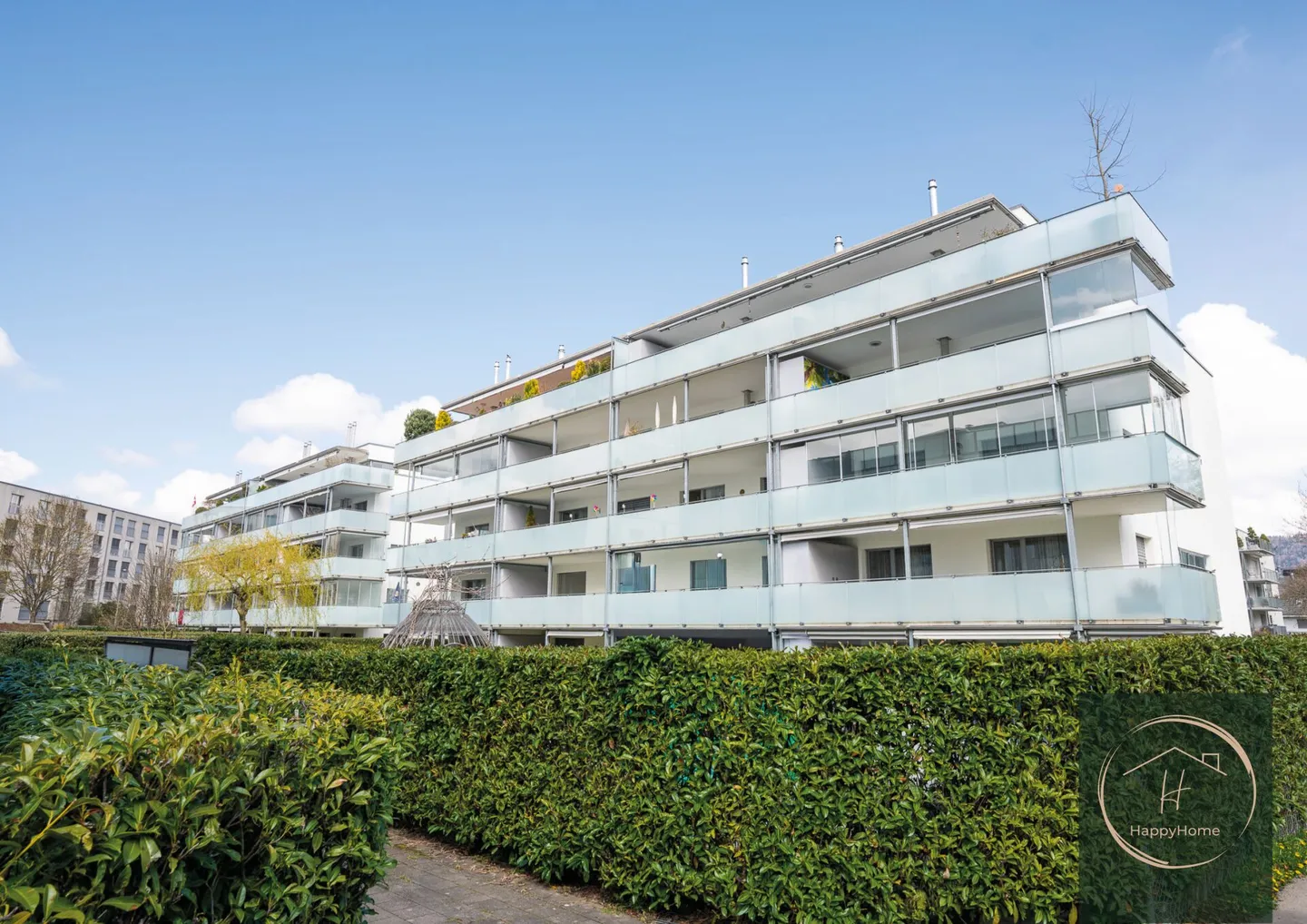 Central and sunny 3-room condominium on the 1st floor with 39m2 balcony - Photo 6 of 16