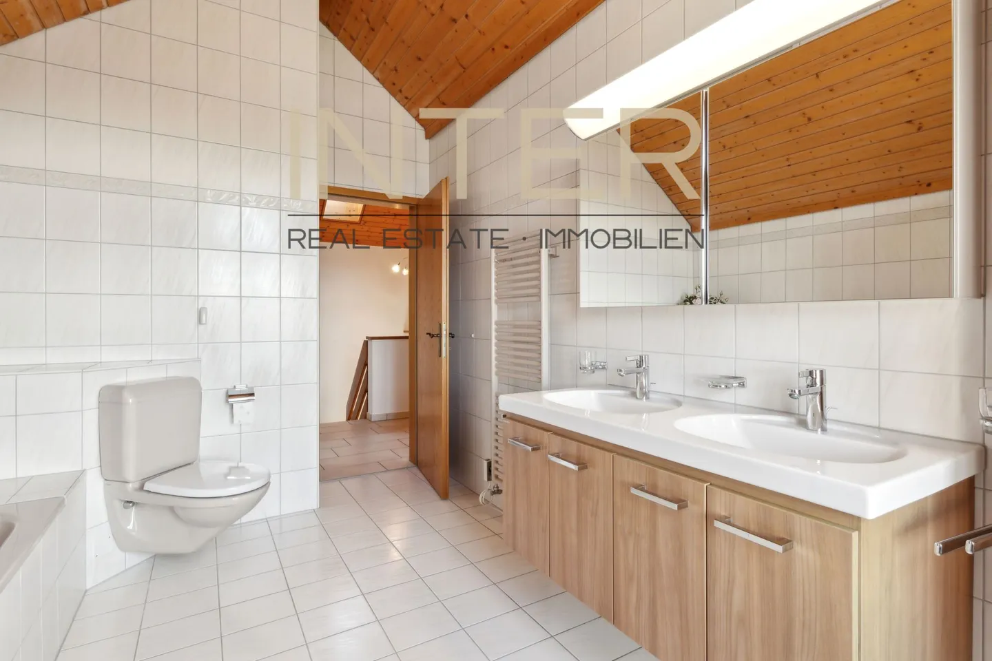 Ampia casa unifamiliare con vista da sogno - Foto 8 di 21