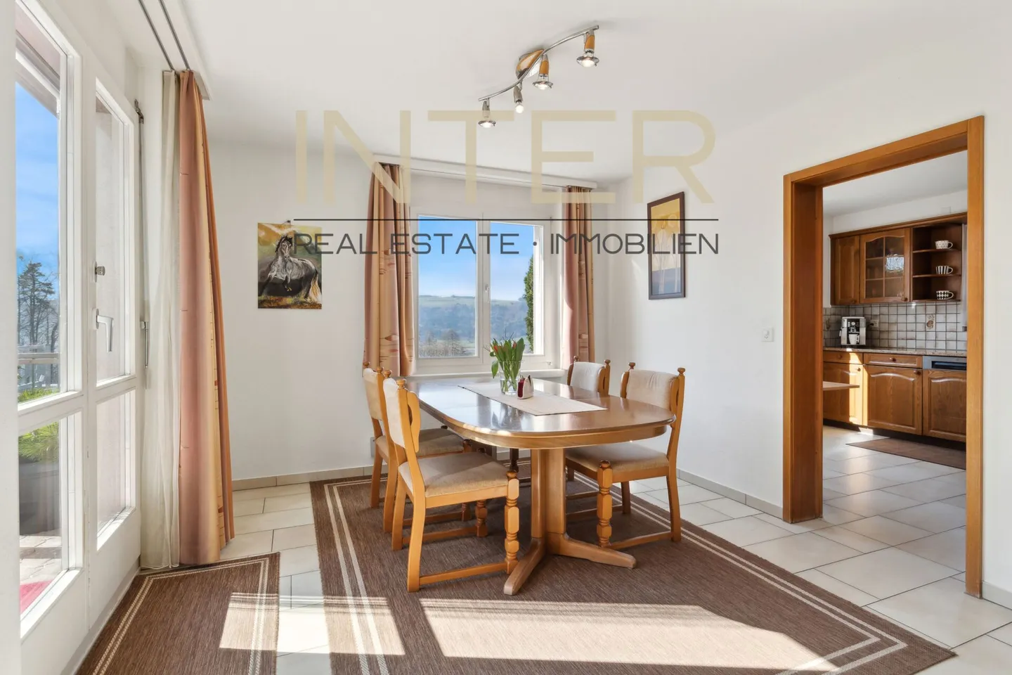 Ampia casa unifamiliare con vista da sogno - Foto 6 di 21