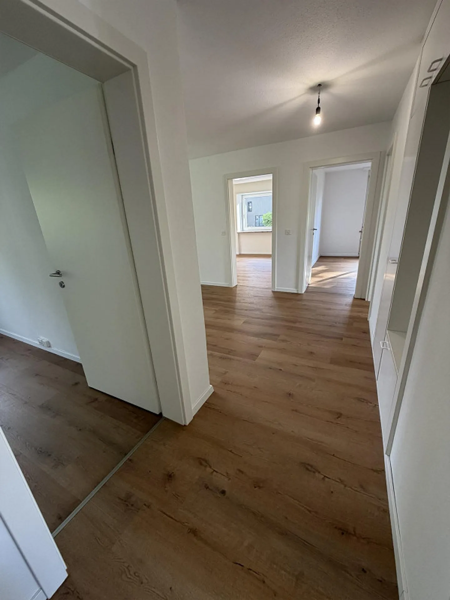 Appartamento 4 locali appena ristrutturato in una posizione tranquilla e centrale - Foto 4 di 11