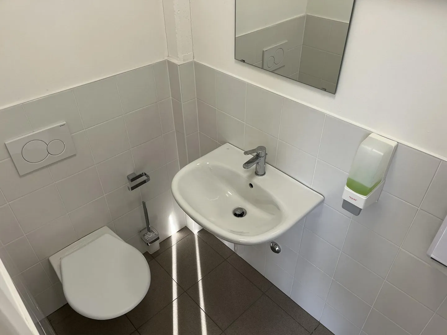 Office-Workshop Commercial Space for Rent in Bedano - Photo 5 of 13