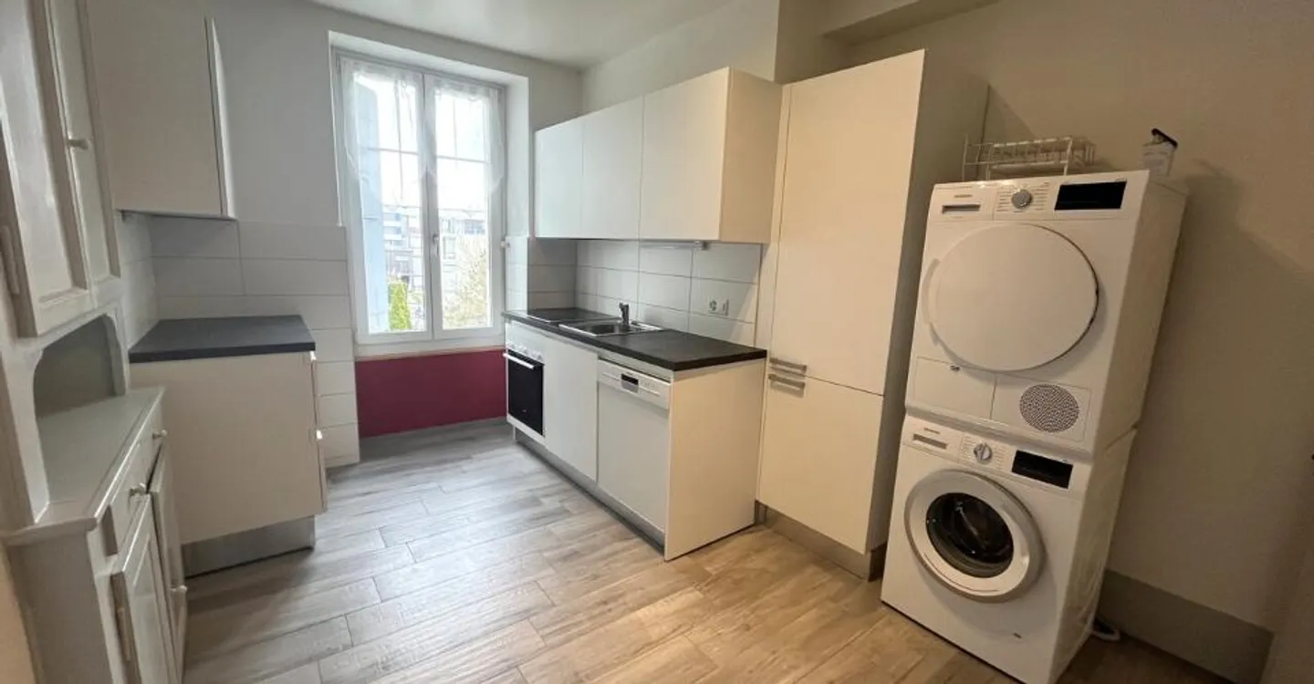 Large 4-room apartment with balcony and garden in Yverdon-les-Bains - Photo 1 of 7