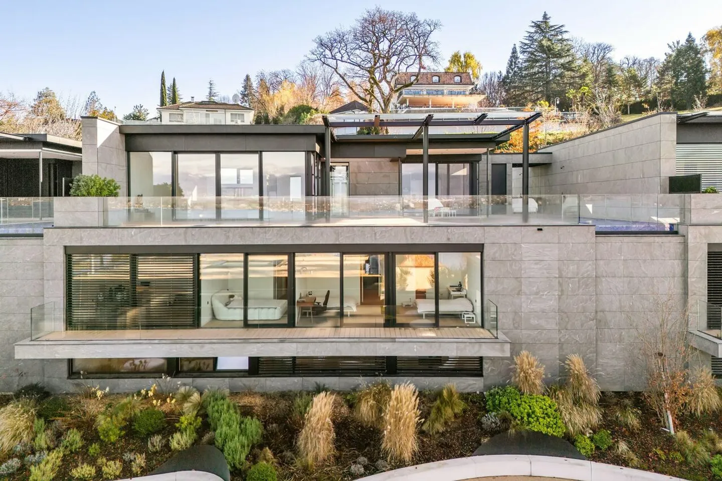 Luxury villa with panoramic lake view - Photo 1 of 13