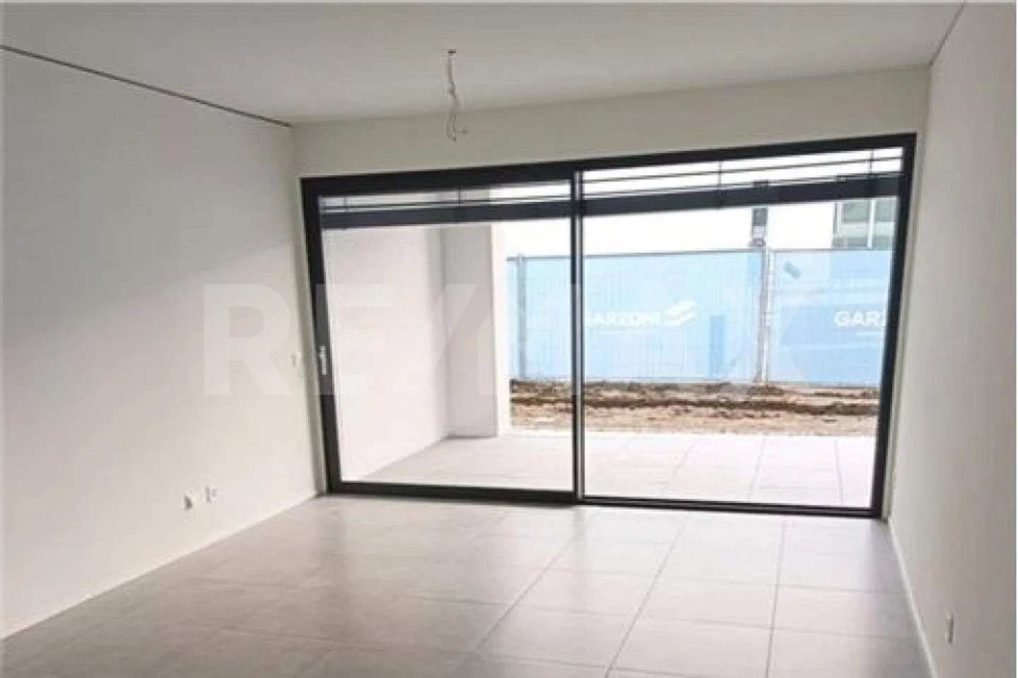 Modernes 2,5-Zimmer mit Garten und Parkplatz - Foto 3 von 10