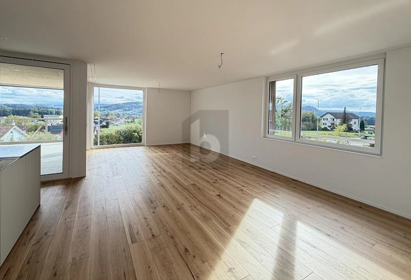FIRST OCCUPANCY IN OWNER STANDARD IN CENTRAL LOCATION - Photo 2 of 6
