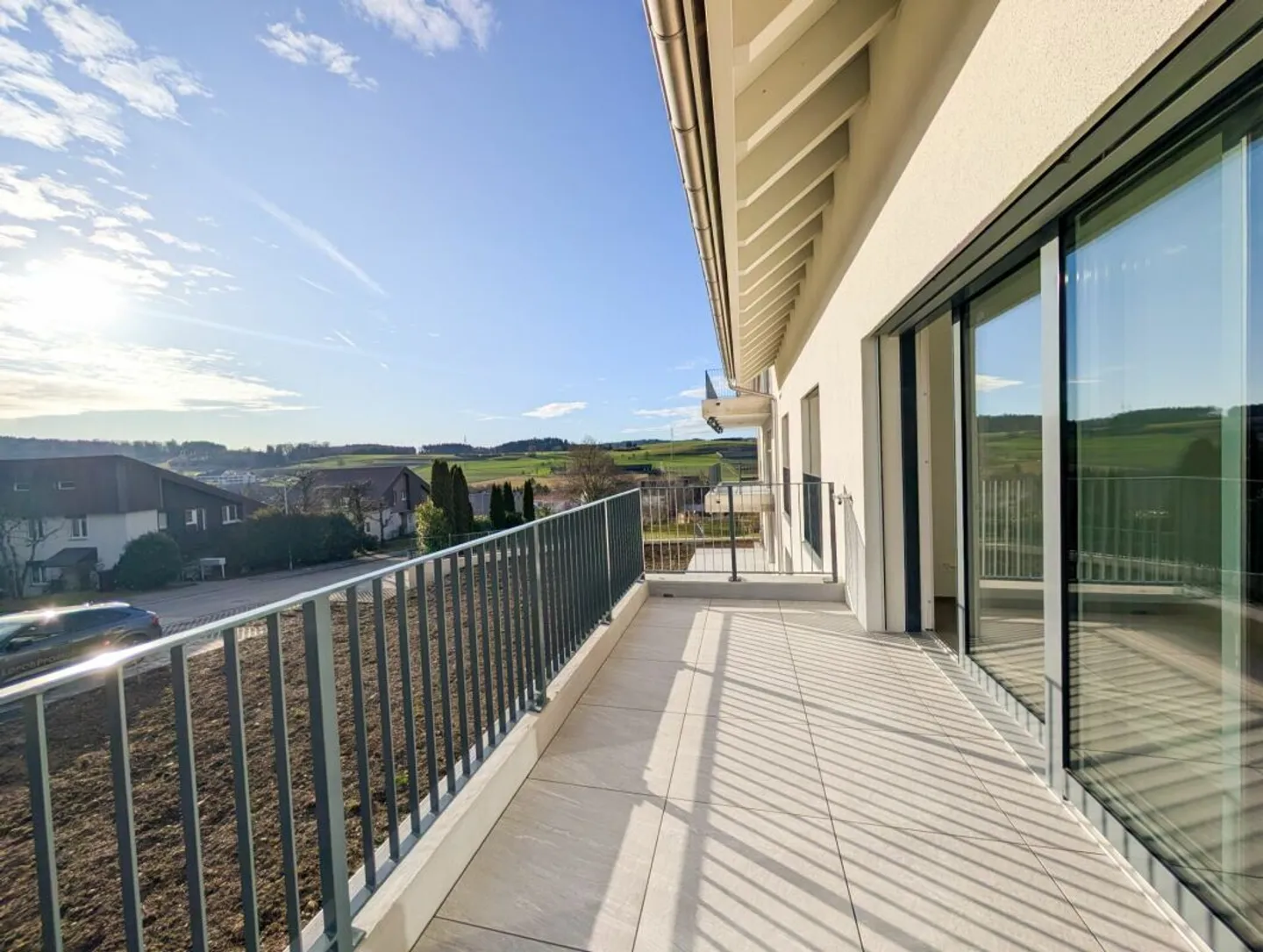 Appartamento di 4,5 stanze al piano superiore con due balconi - Foto 4 di 16