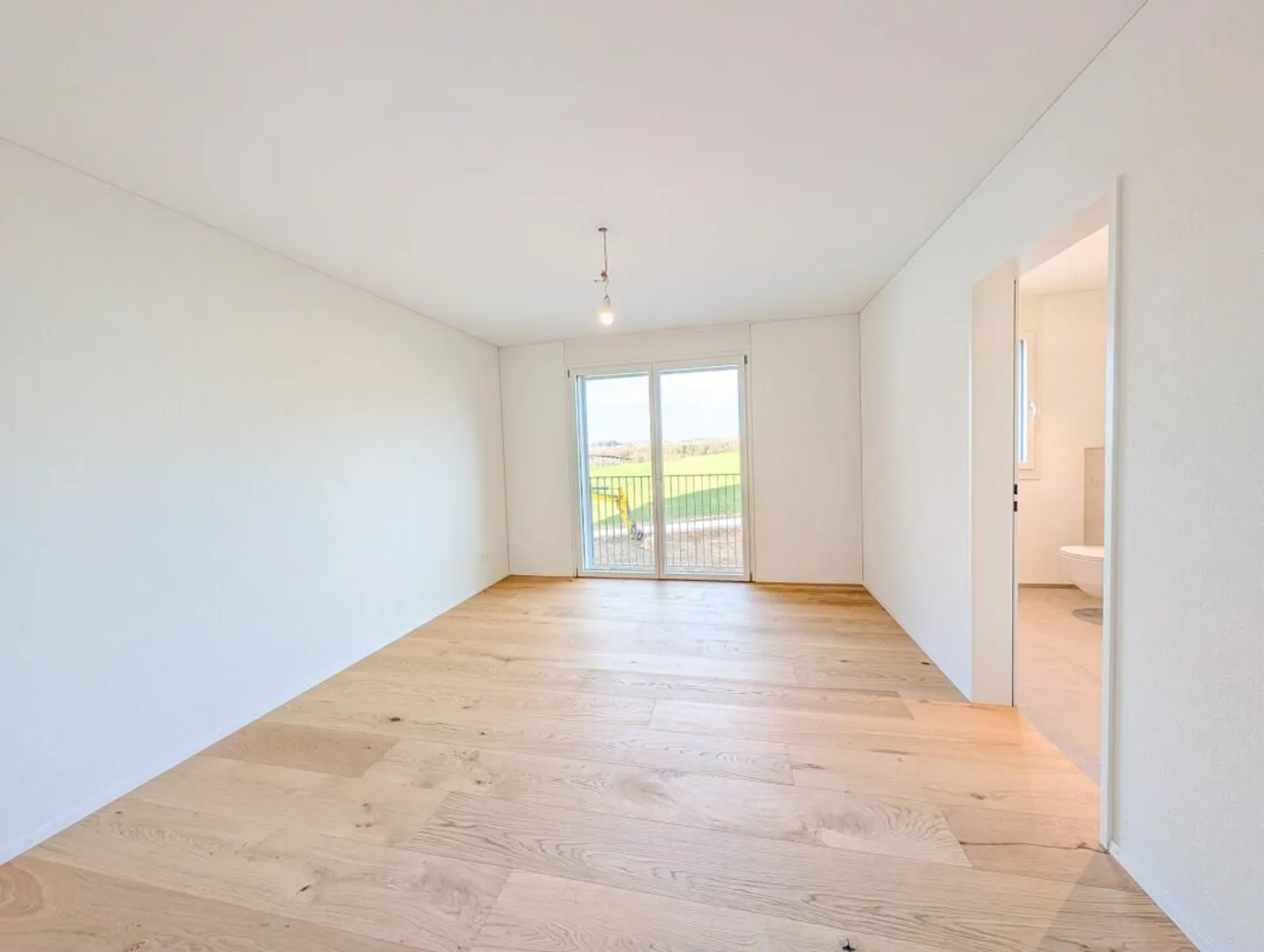 Appartamento di 4,5 stanze al piano superiore con due balconi - Foto 5 di 16