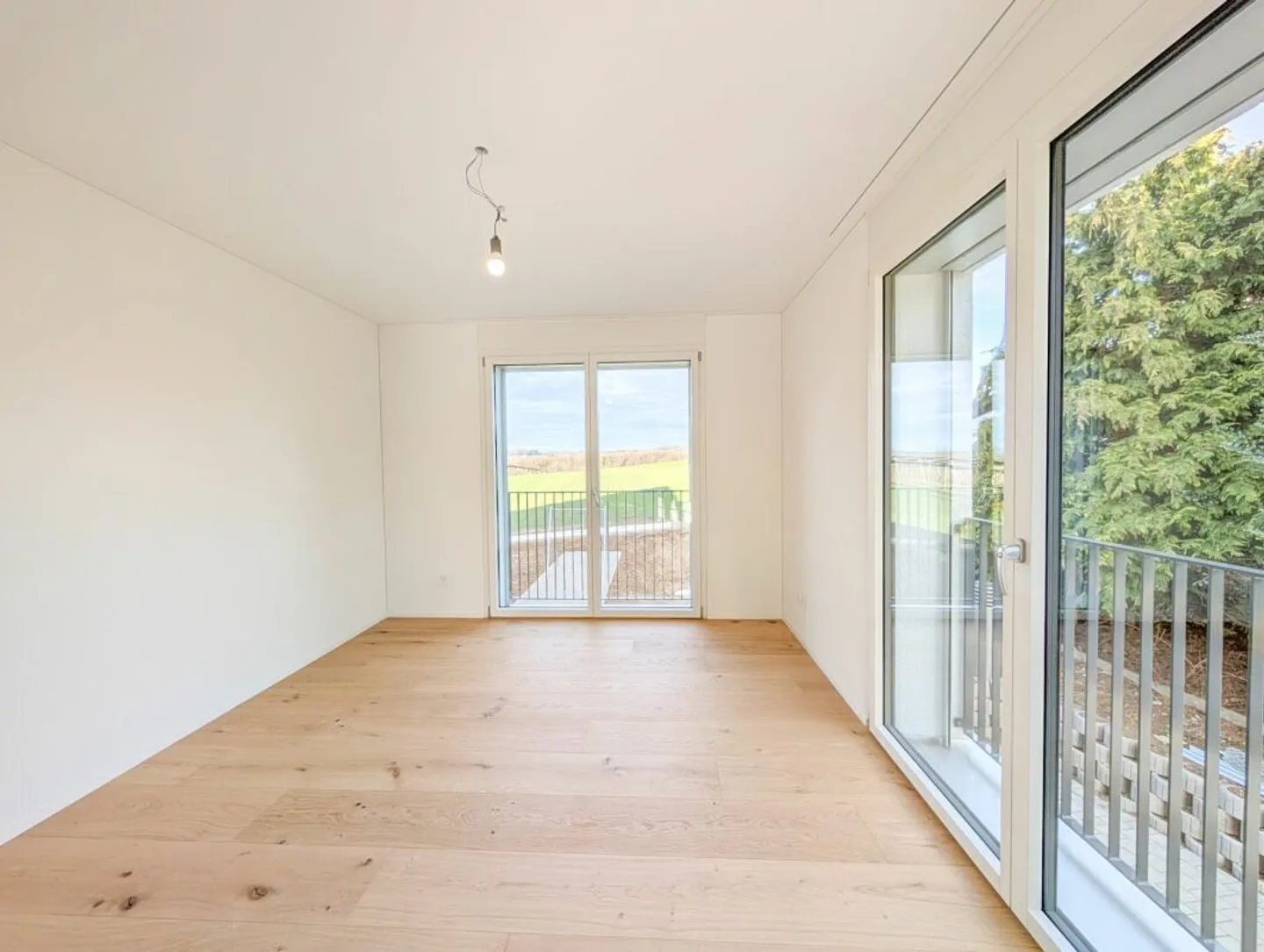 Appartamento di 4,5 stanze al piano superiore con due balconi - Foto 8 di 16