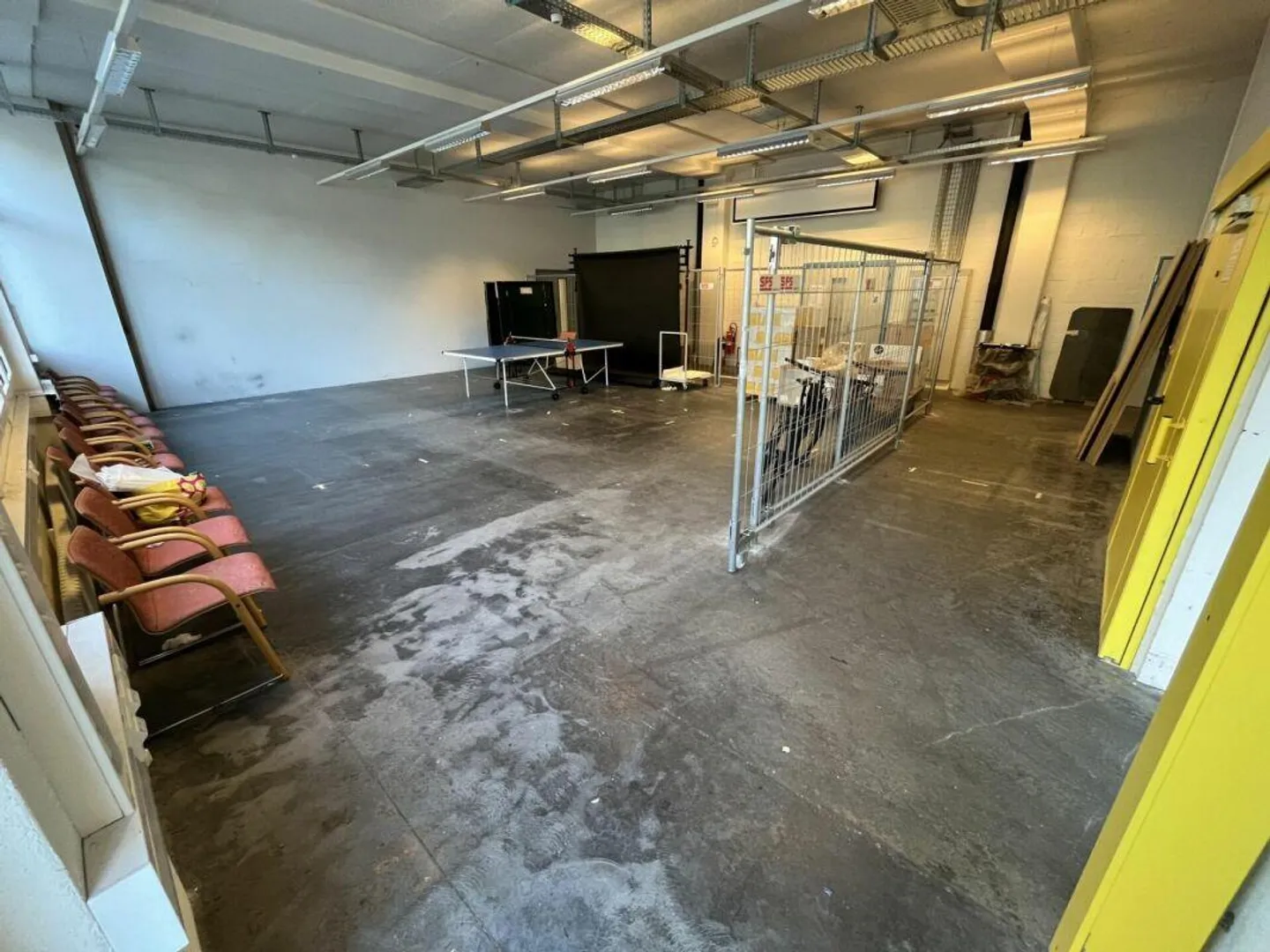 Spazi commerciali e per uffici attraenti in affitto in una posizione centrale - Foto 4 di 4