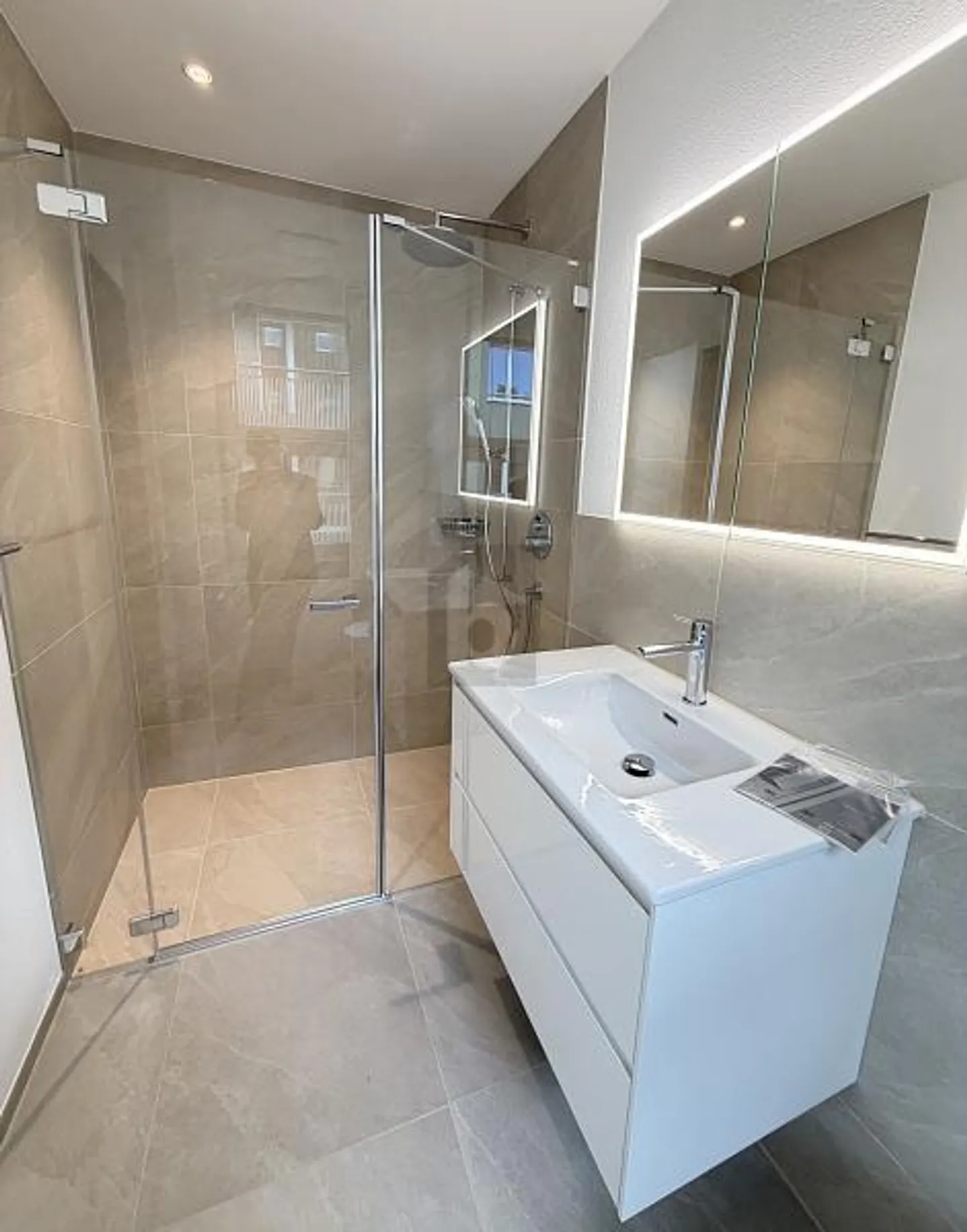 FIRST OCCUPANCY IN OWNER STANDARD IN CENTRAL LOCATION - Photo 4 of 6