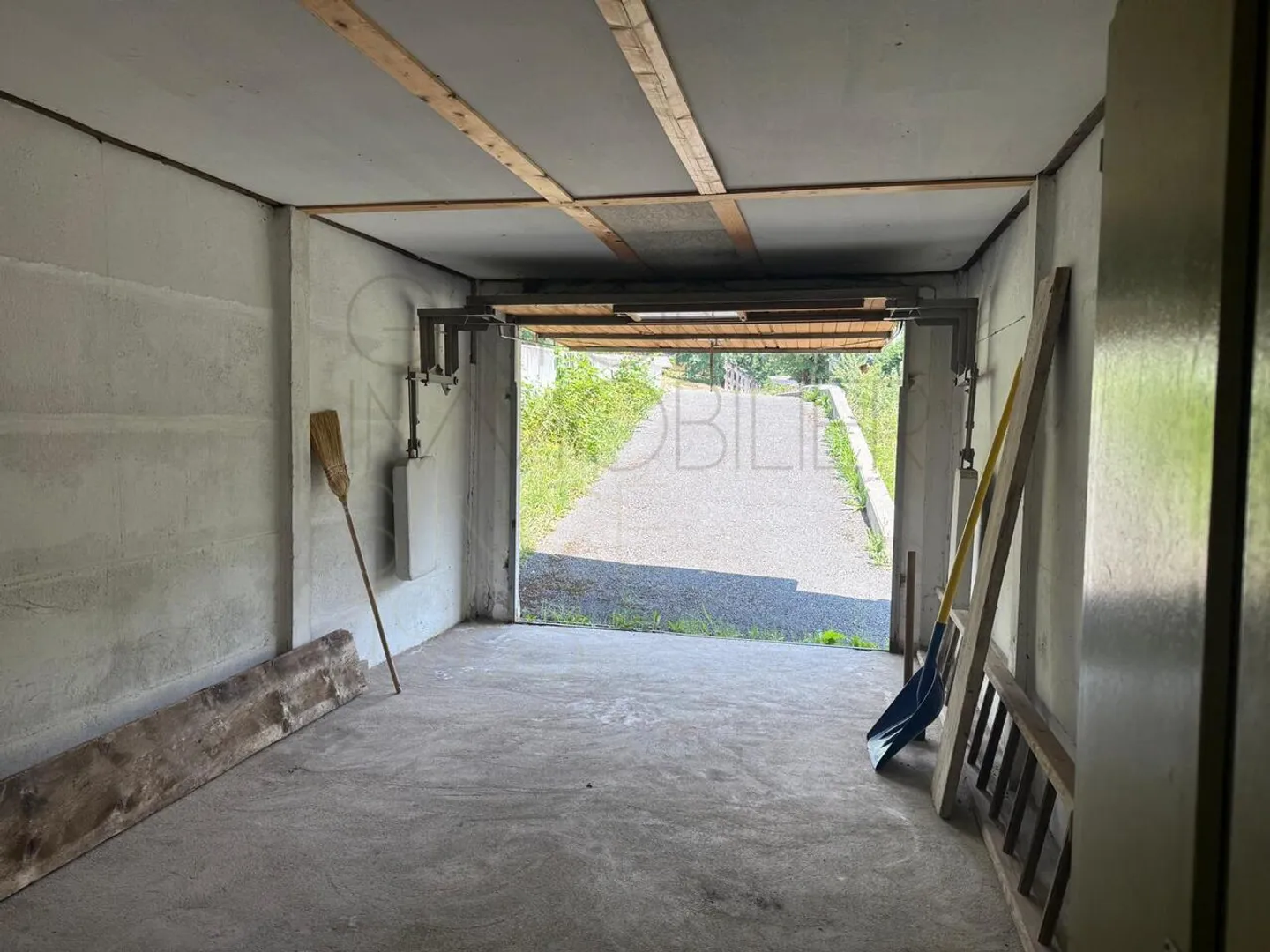 Single garage of 22 m² with land, mountain view - Gryon - Photo 5 of 5