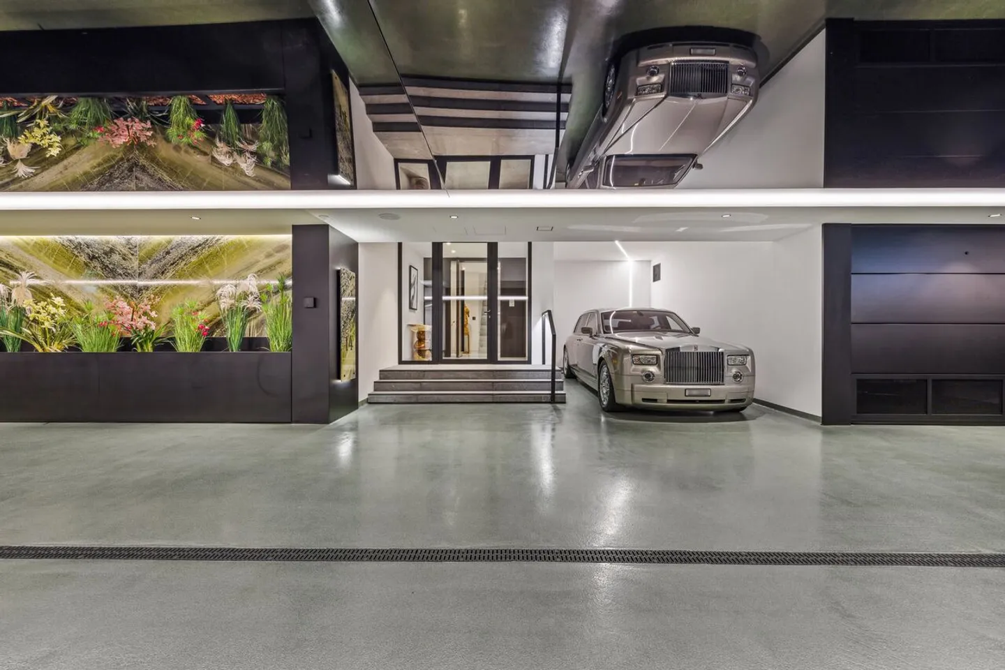 Luxury villa with panoramic lake view - Photo 9 of 13