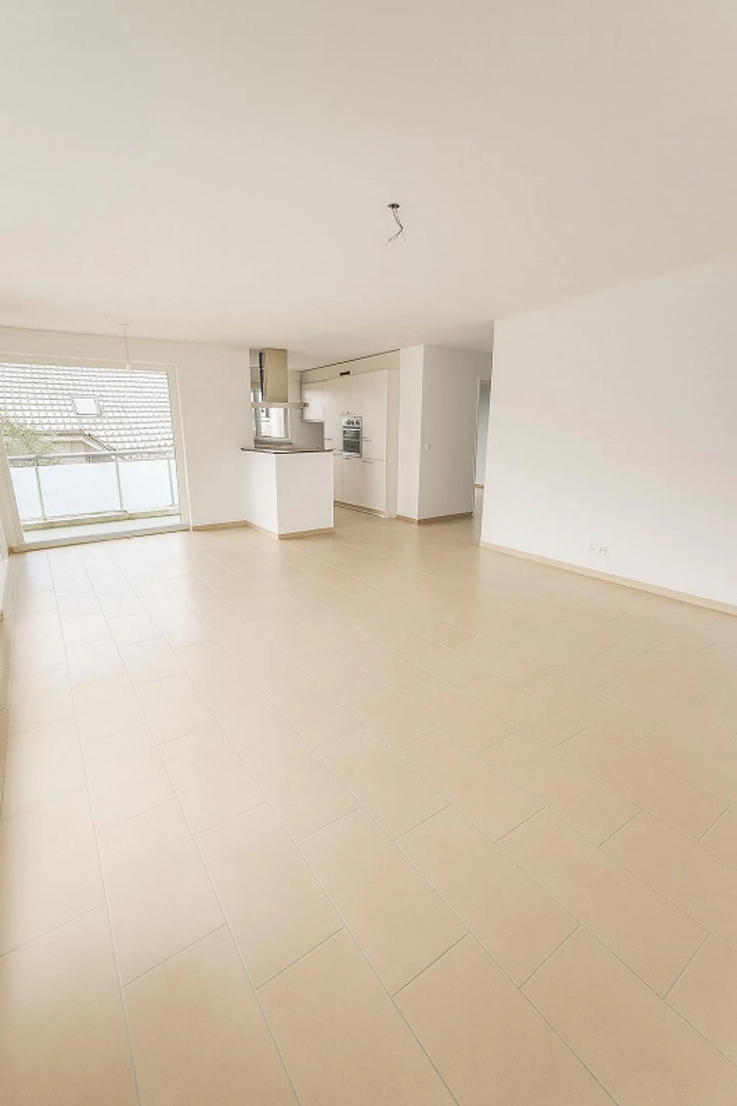 Moderne 3.5-Zimmer-Wohnung mit grosszügigem Balkon und Aussicht - Foto 5 von 12