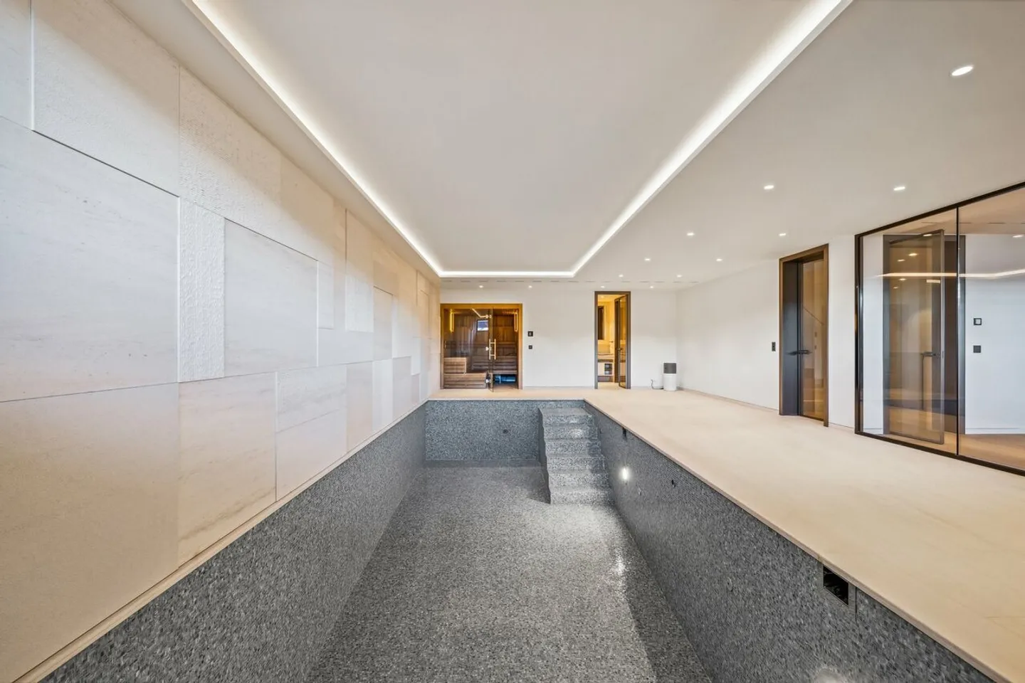 Luxury villa with panoramic lake view - Photo 13 of 13