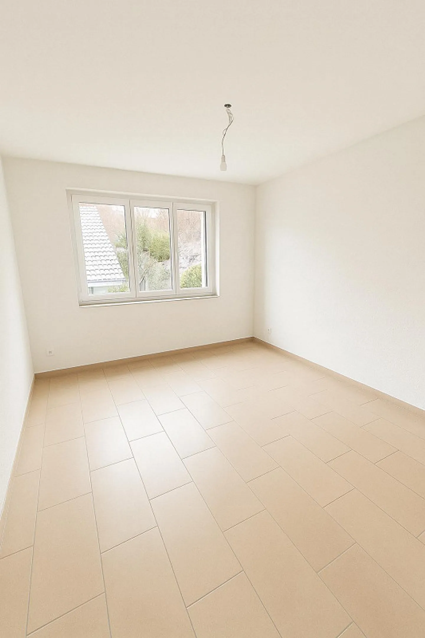 Moderne 3.5-Zimmer-Wohnung mit grosszügigem Balkon und Aussicht - Foto 8 von 12