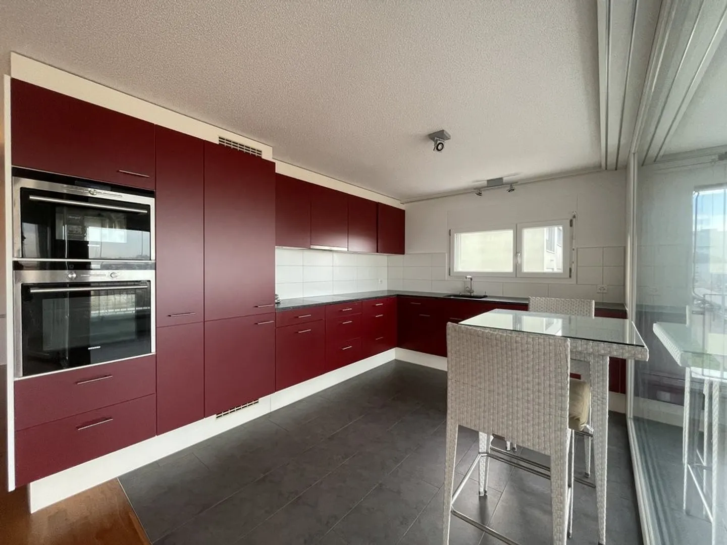 Freibourg - Appartement spacieux de 3,5 pièces au 4ème étage - Photo 2 sur 10