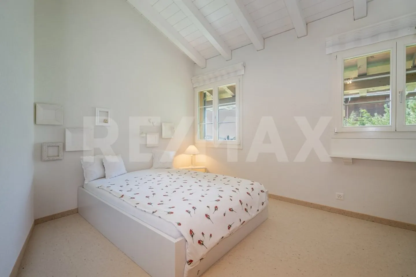Exclusive 6.5-room maisonette apartment over three floors with wellness and unobstructed panoramic views - Photo 13 of 13