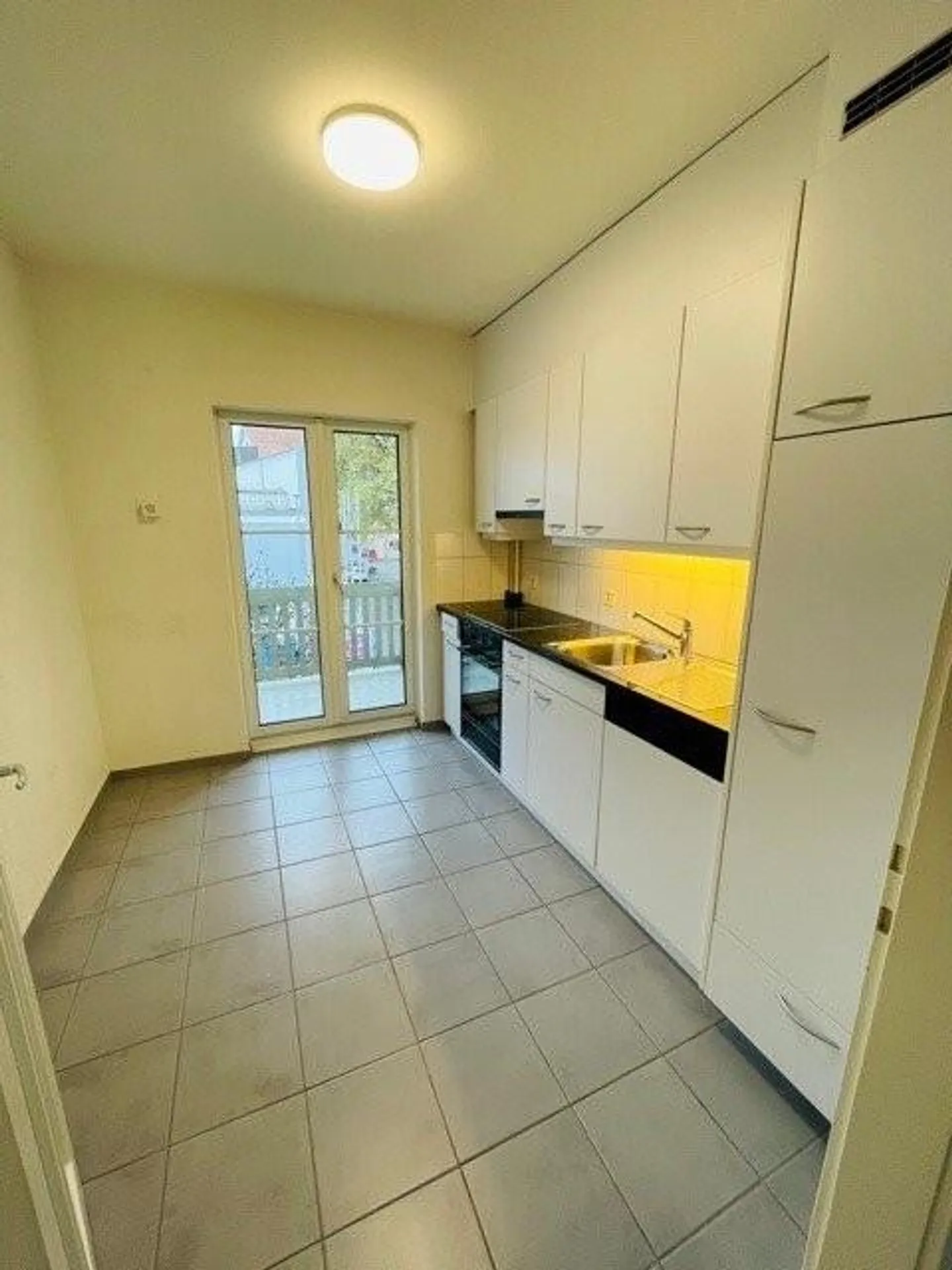 Appartamento accogliente vicino a Birs e al parco St. Jakob! - Foto 2 di 8