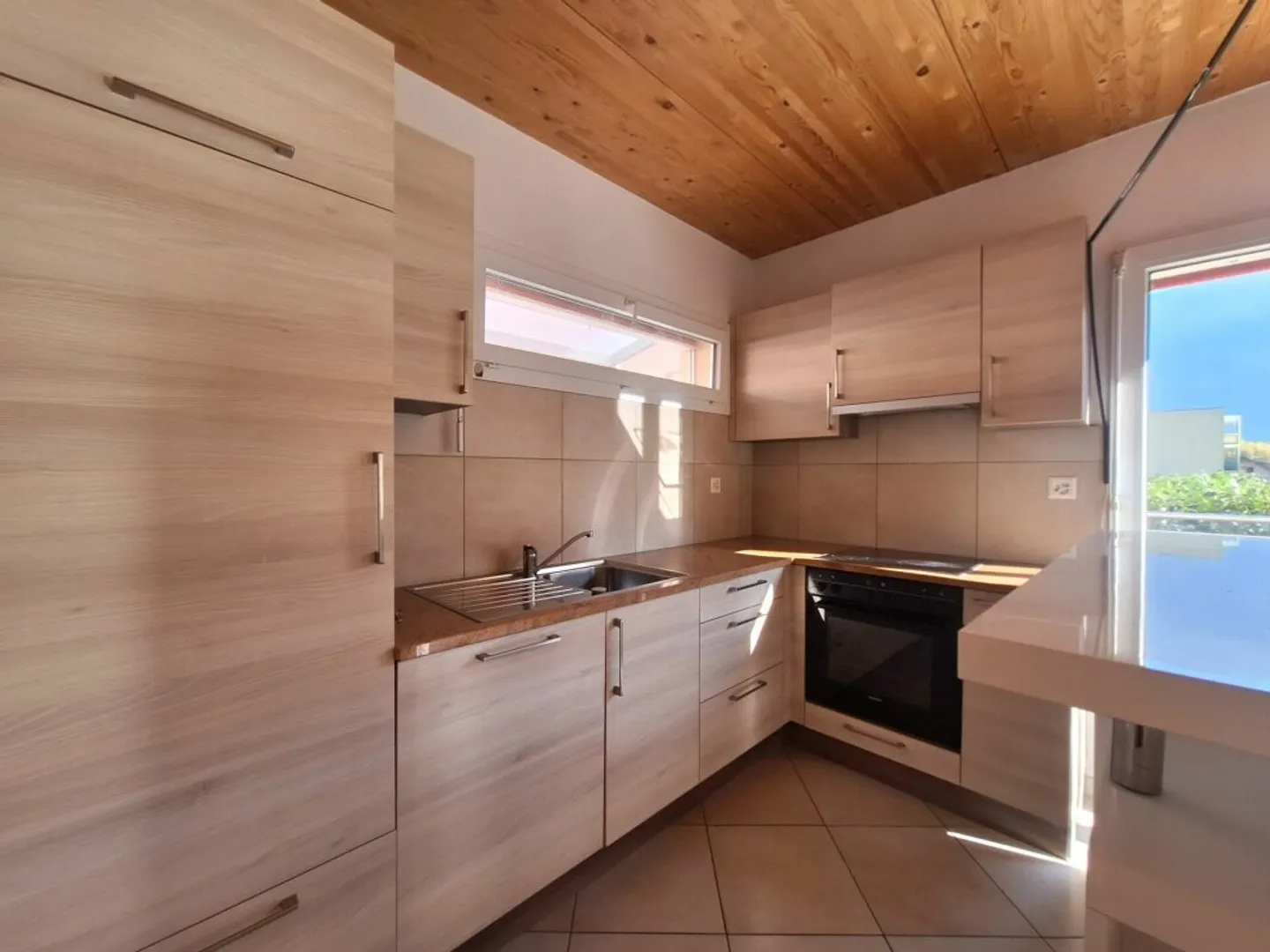 Apartment for rent - Photo 5 of 15