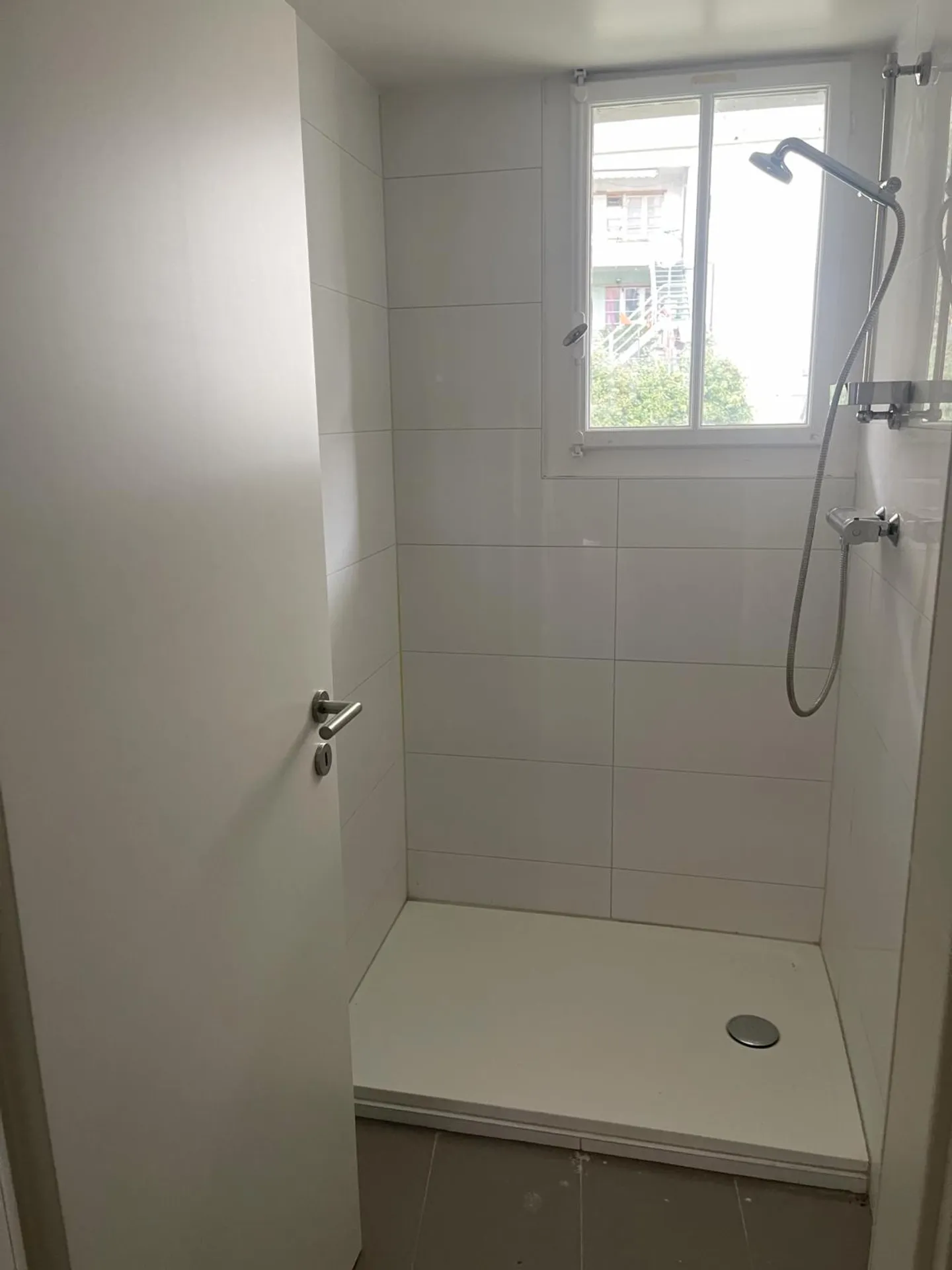Neu in Moudon - Gewerbefläche zur Miete - Foto 6 von 8