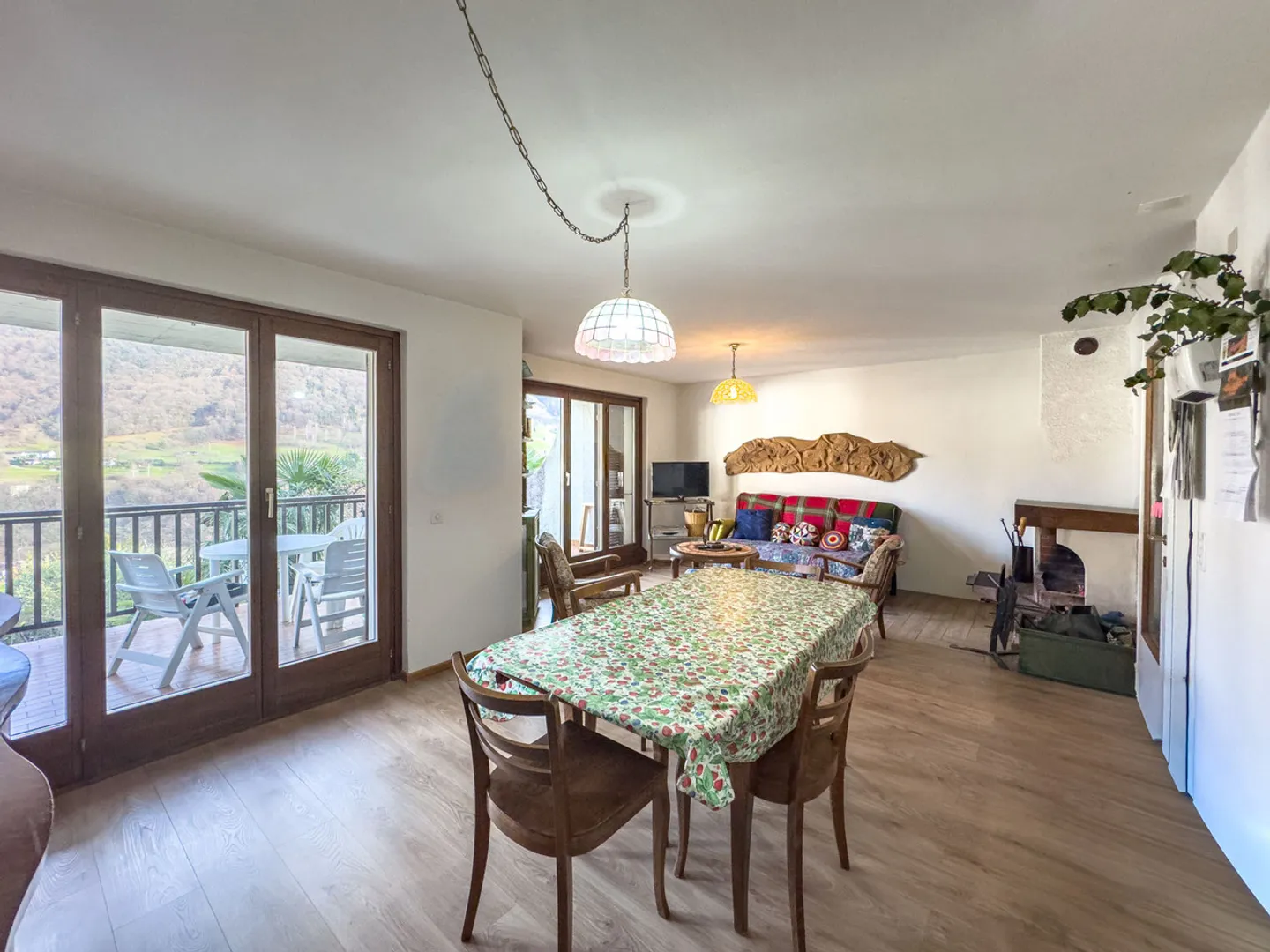 Maison jumelée avec jardin - Photo 1 sur 9