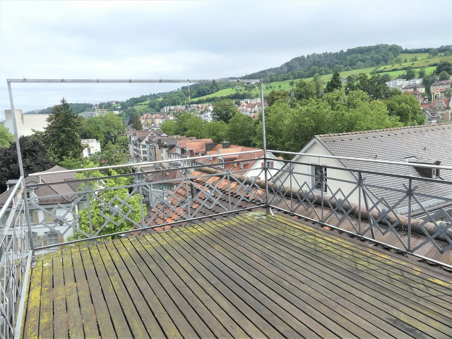 Appartamento duplex centrale di 2,5 stanze con terrazza privata sul tetto - Foto 11 di 12