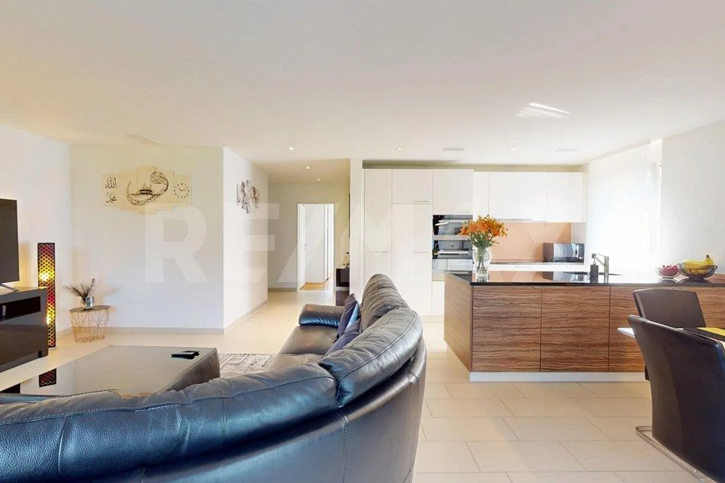 Elevated 4.5-Room Garden Apartment in Minergie Multi-Family House - Photo 9 of 13