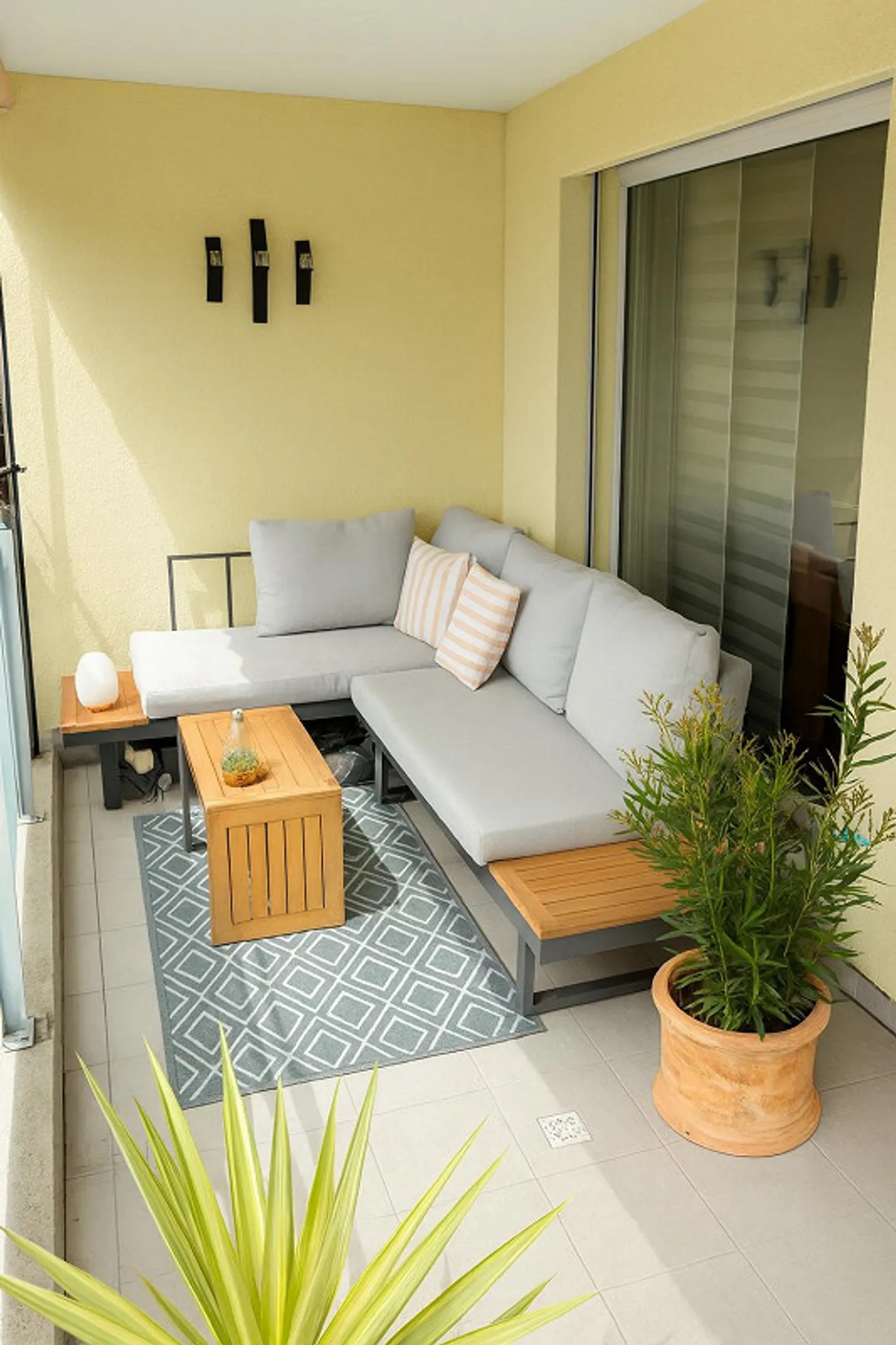Moderne 3.5-Zimmer-Wohnung mit grosszügigem Balkon und Aussicht - Foto 11 von 12