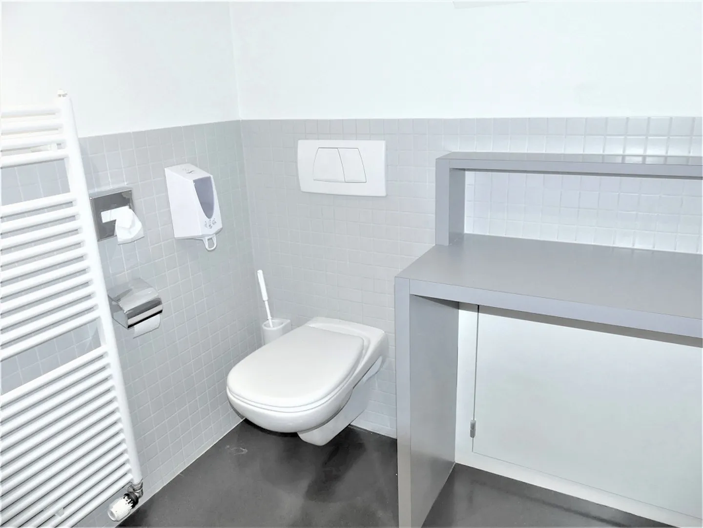 Appartamento duplex centrale di 2,5 stanze con terrazza privata sul tetto - Foto 7 di 12