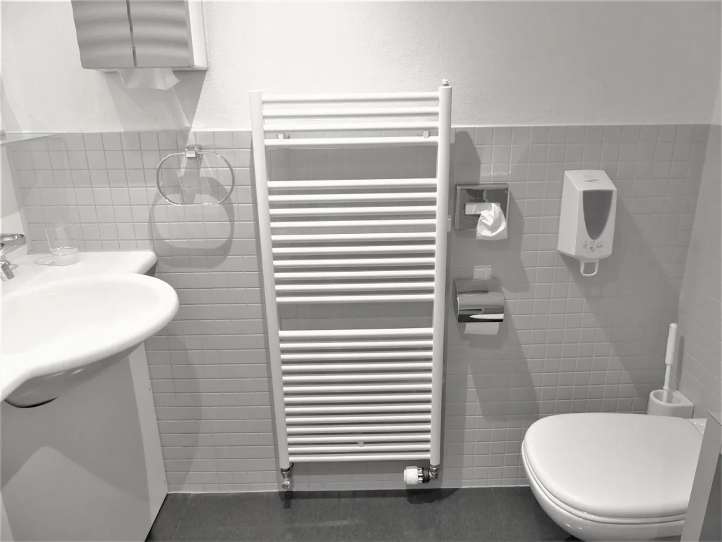 Appartamento duplex centrale di 2,5 stanze con terrazza privata sul tetto - Foto 8 di 12