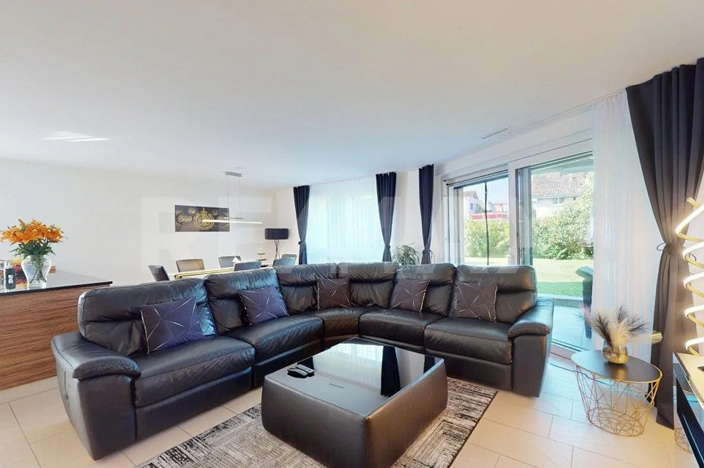Elevated 4.5-Room Garden Apartment in Minergie Multi-Family House - Photo 10 of 13