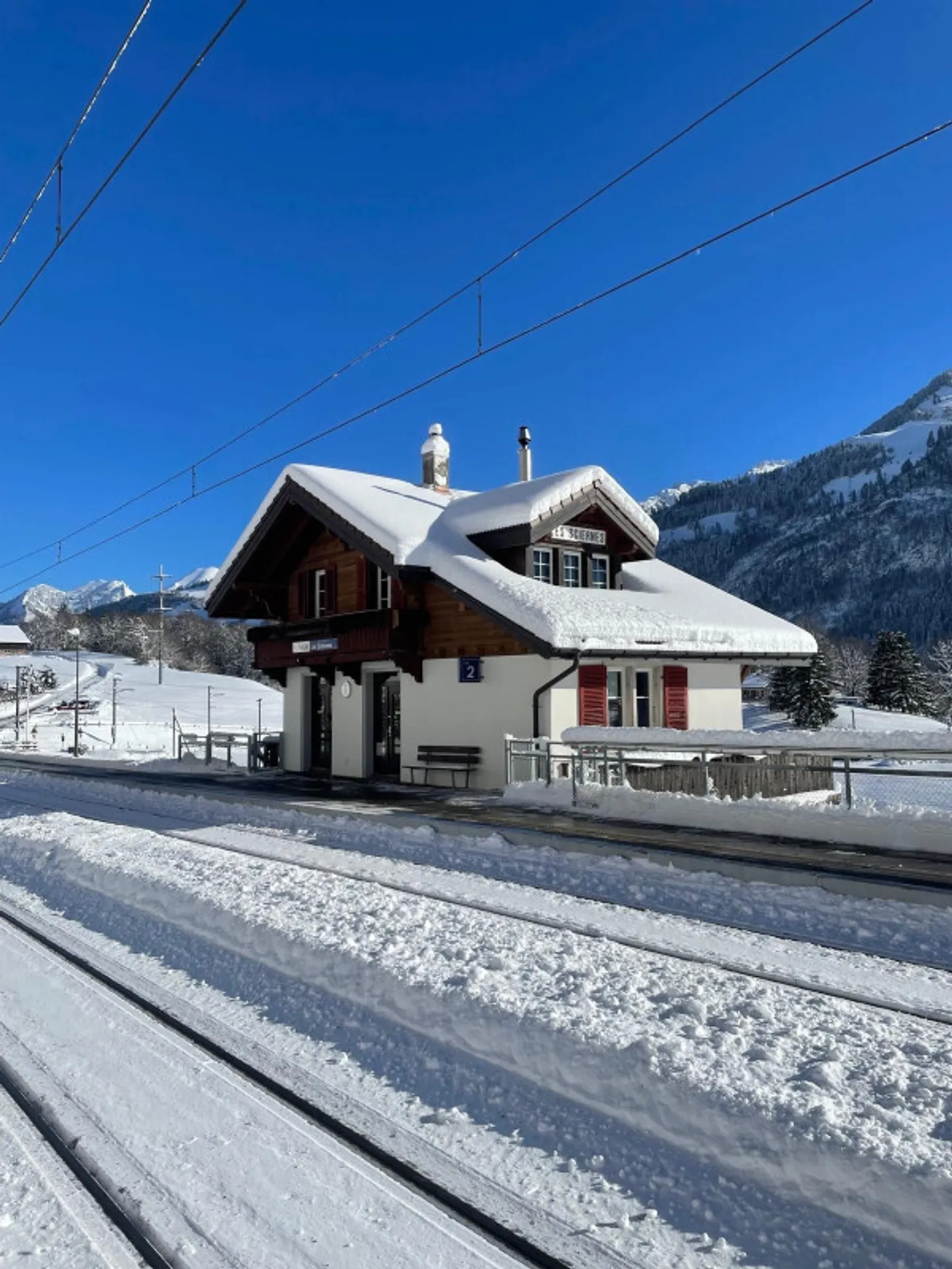 Magnificent renovated former MOB train station in Sciernes d'Albeuve - Photo 12 of 13