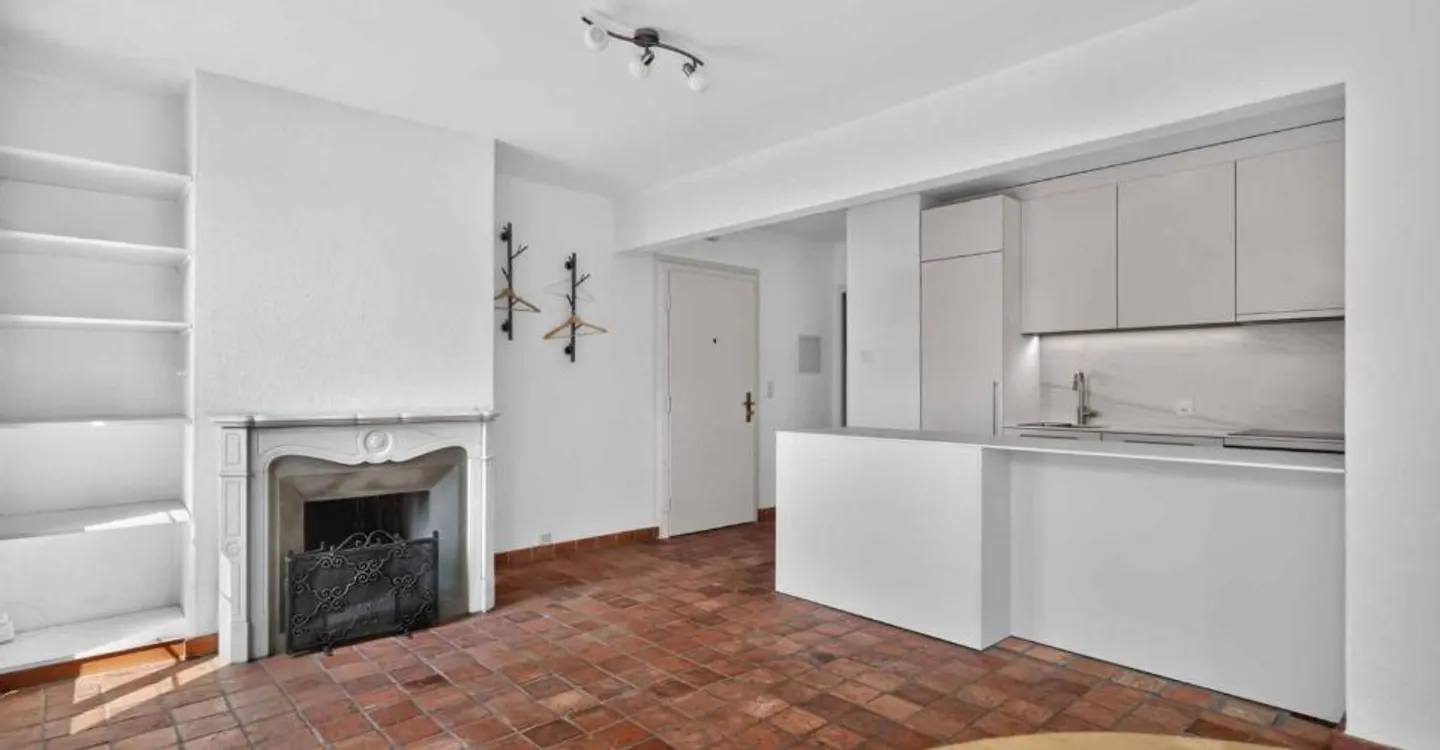 Spacious 2.5 room apartment in the city center - Photo 2 of 9