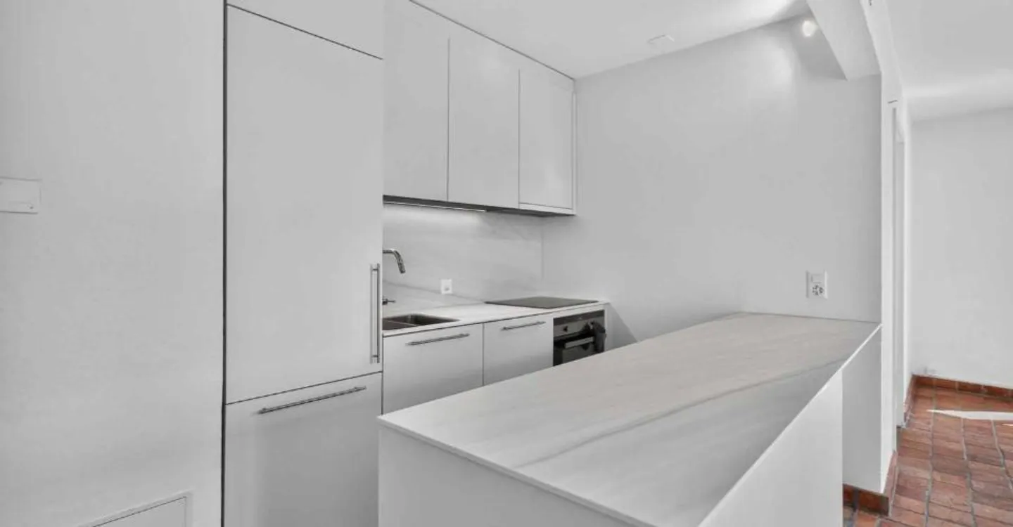 Spacious 2.5 room apartment in the city center - Photo 3 of 9