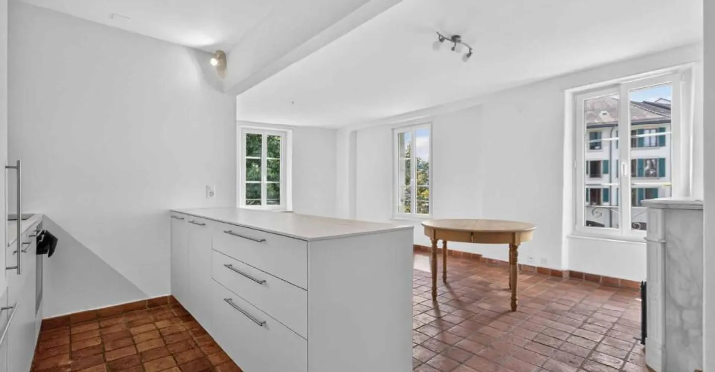 Spacious 2.5 room apartment in the city center - Photo 5 of 9