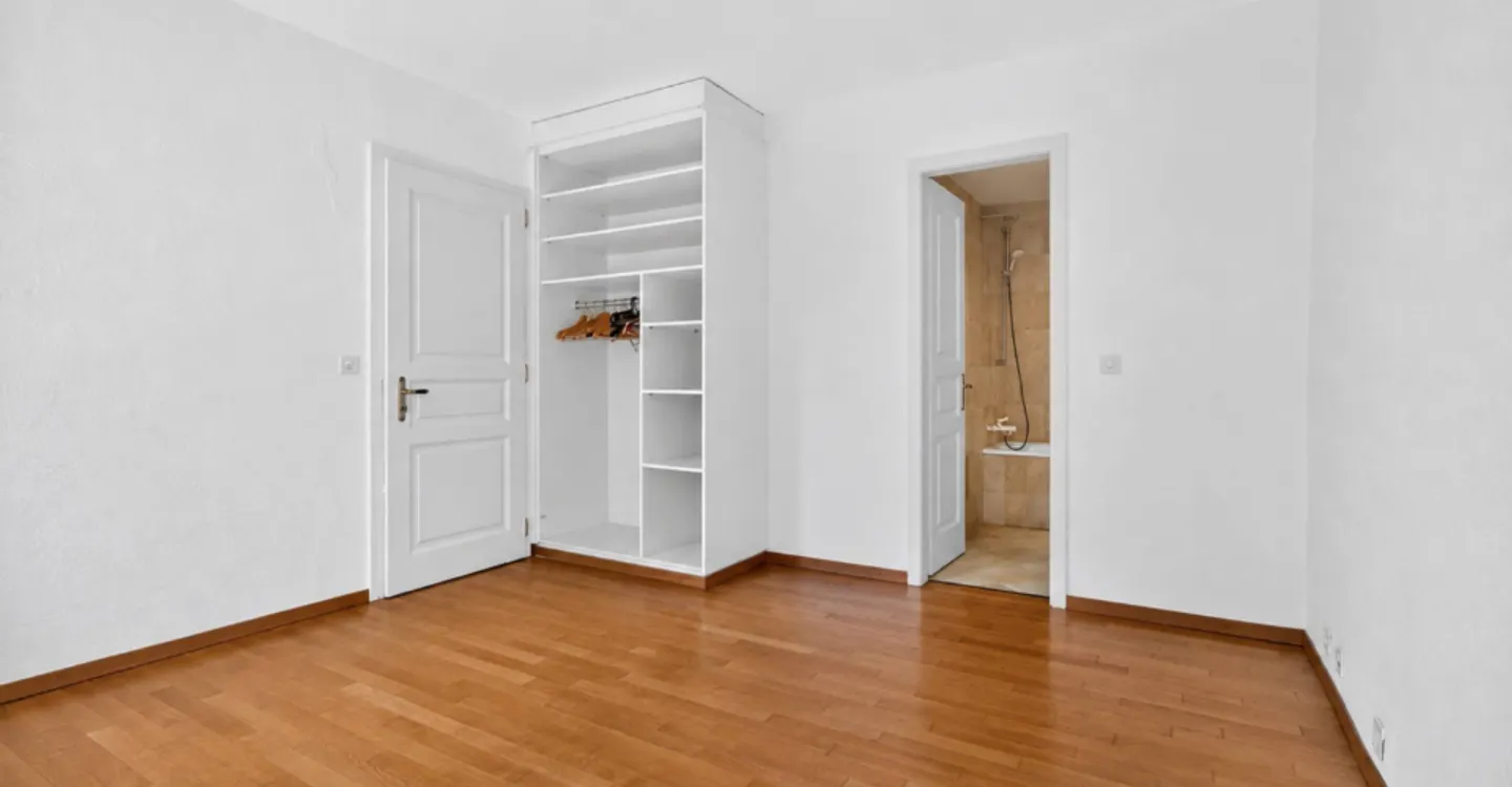 Spacious 2.5 room apartment in the city center - Photo 7 of 9