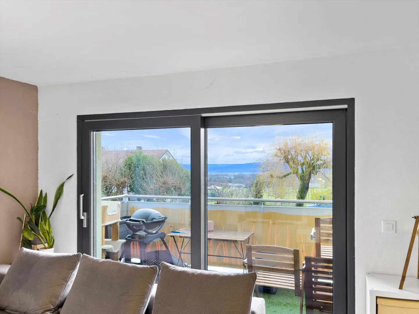 Wunderschöne 3,5-Zimmer-Wohnung ohne direkte Nachbarn mit Blick auf den Genfersee - Foto 3 von 8