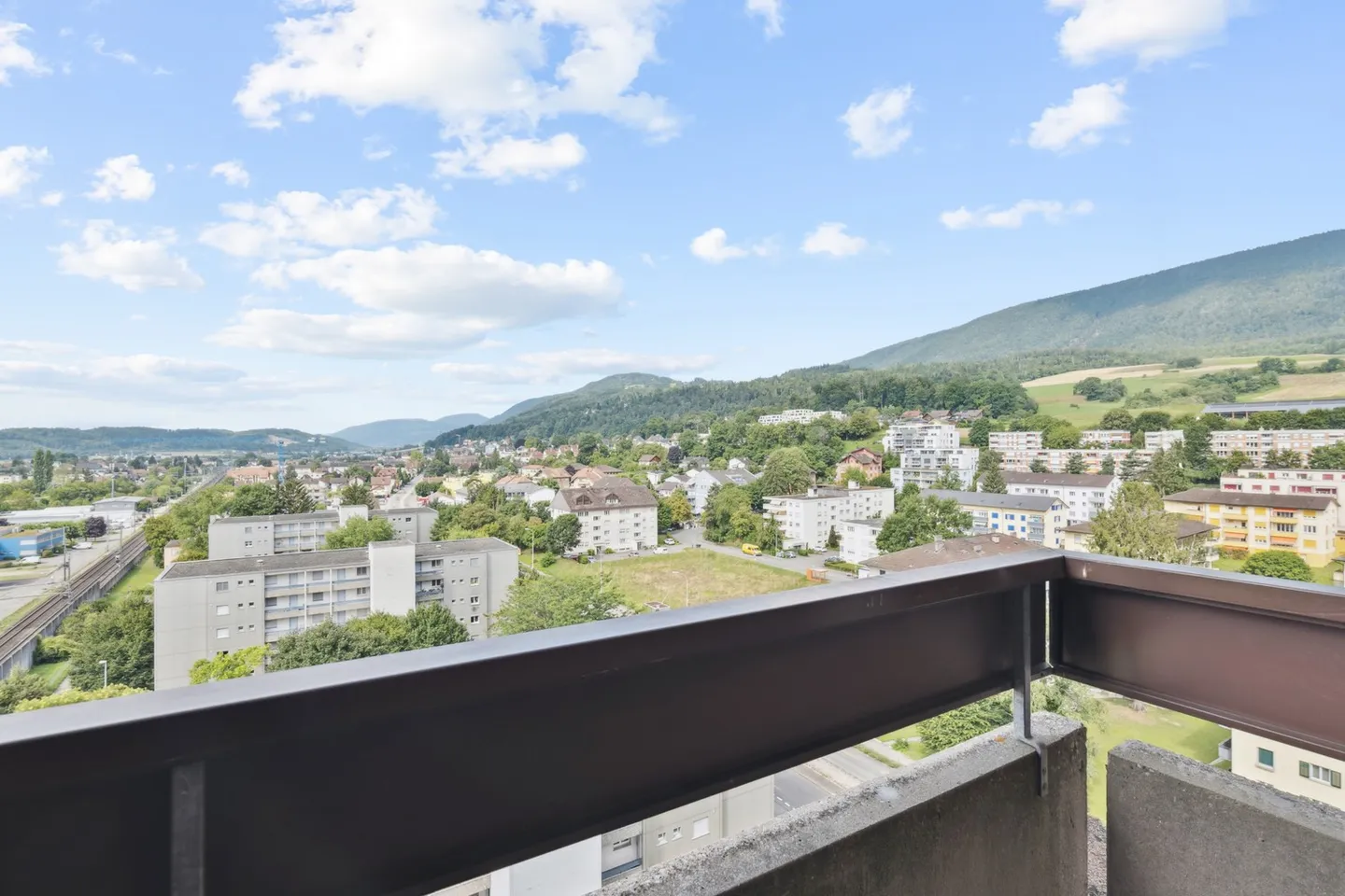 Superbe appartement en duplex spacieux dans un endroit calme ! - Photo 4 sur 8