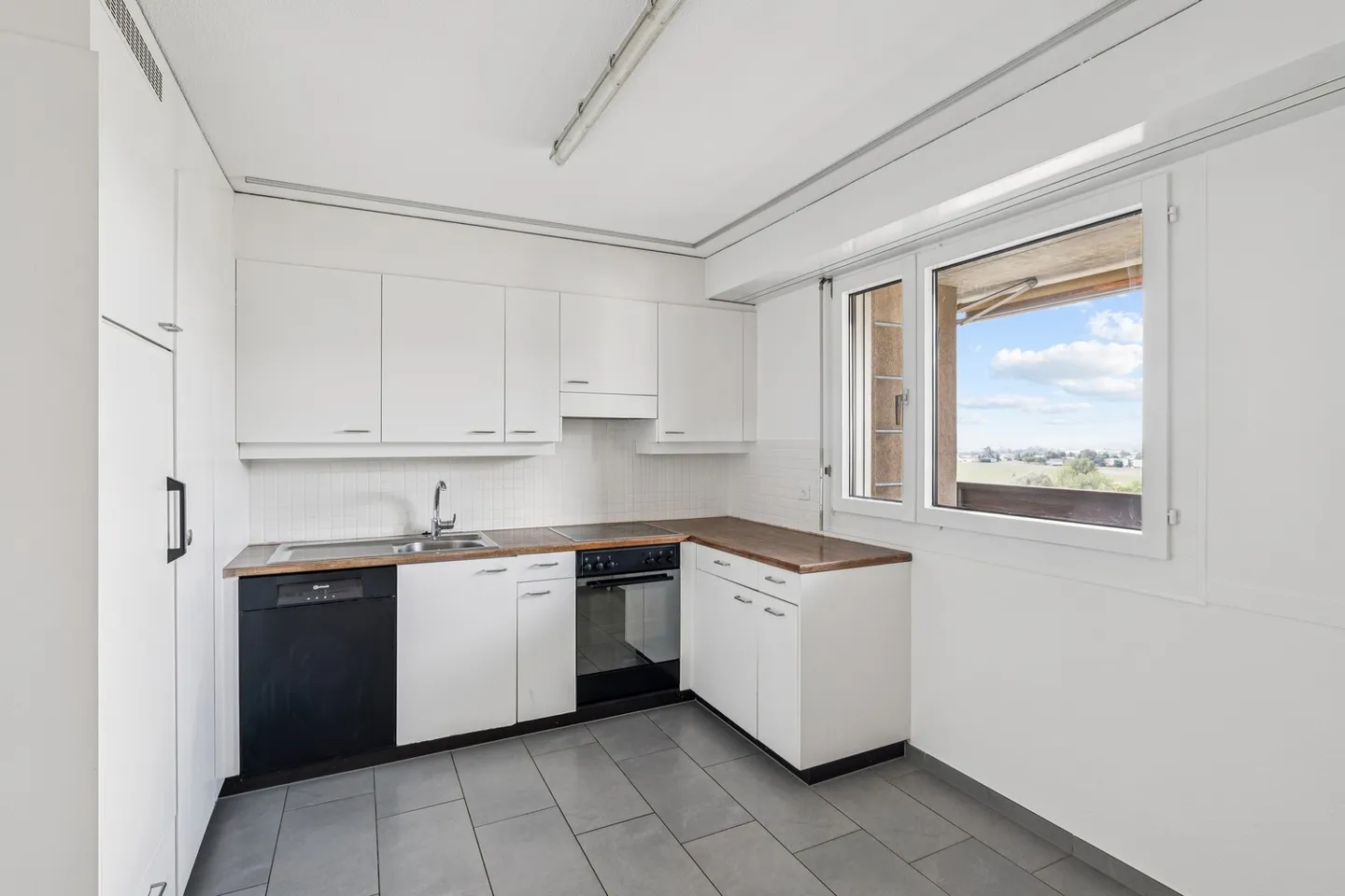 Superbe appartement en duplex spacieux dans un endroit calme ! - Photo 2 sur 8