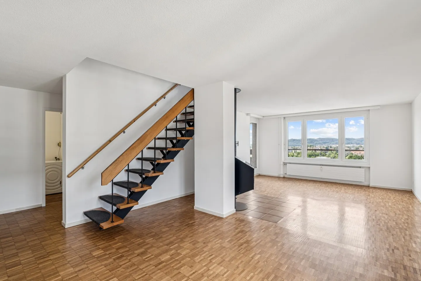 Superbe appartement en duplex spacieux dans un endroit calme ! - Photo 3 sur 8