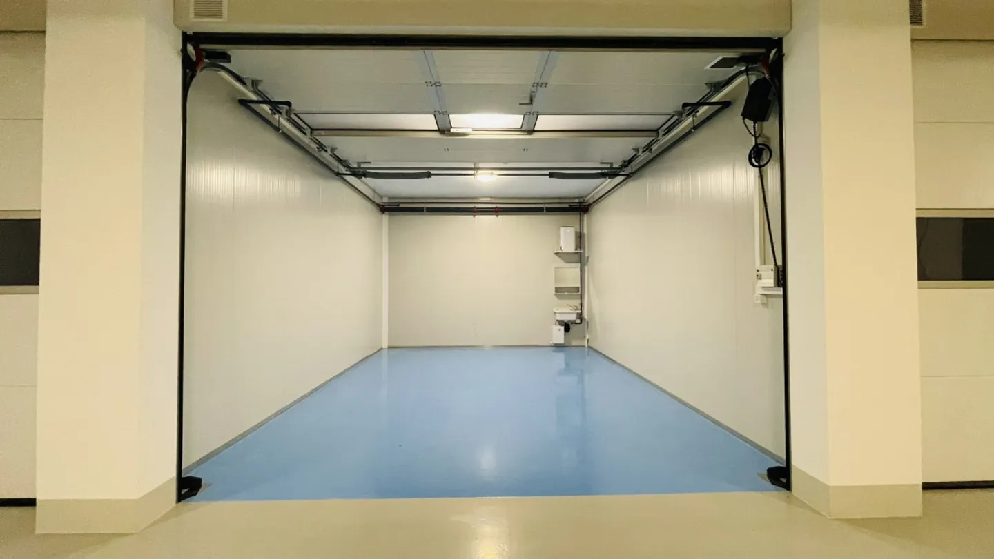 Box 30m2 in affitto - 625.- al mese - Foto 2 di 5