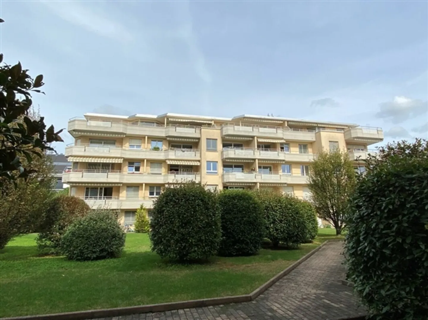 «Indoor-Park-Platz» - Foto 1 von 1