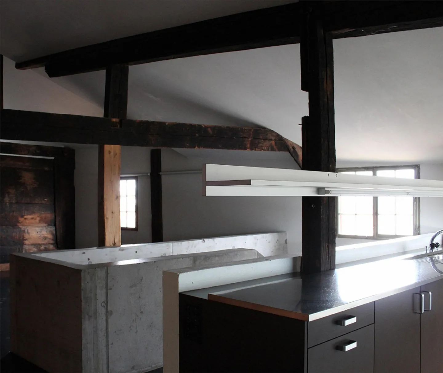 Historical 5.5-room attic apartment with a view in the town of Werdenberg - Photo 3 of 21