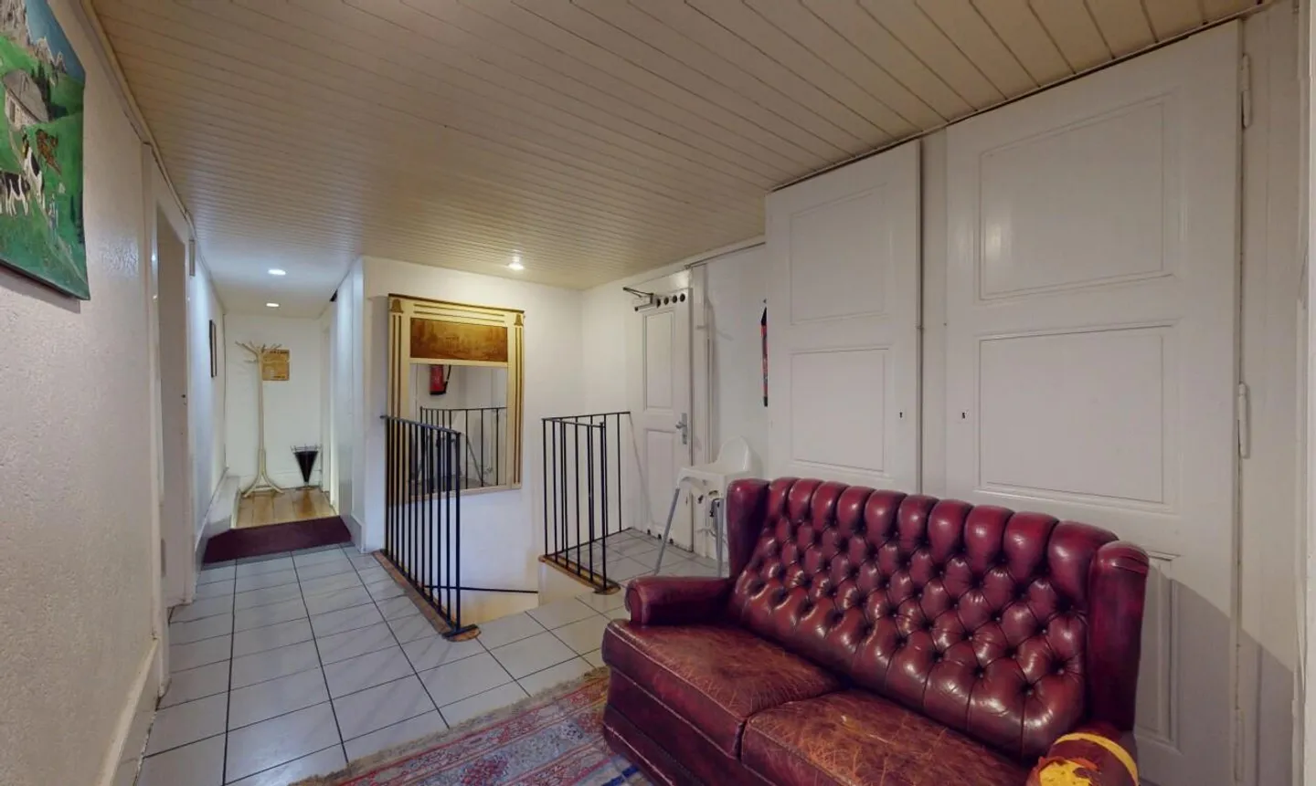 Mixed-use building for sale - Photo 2 of 13